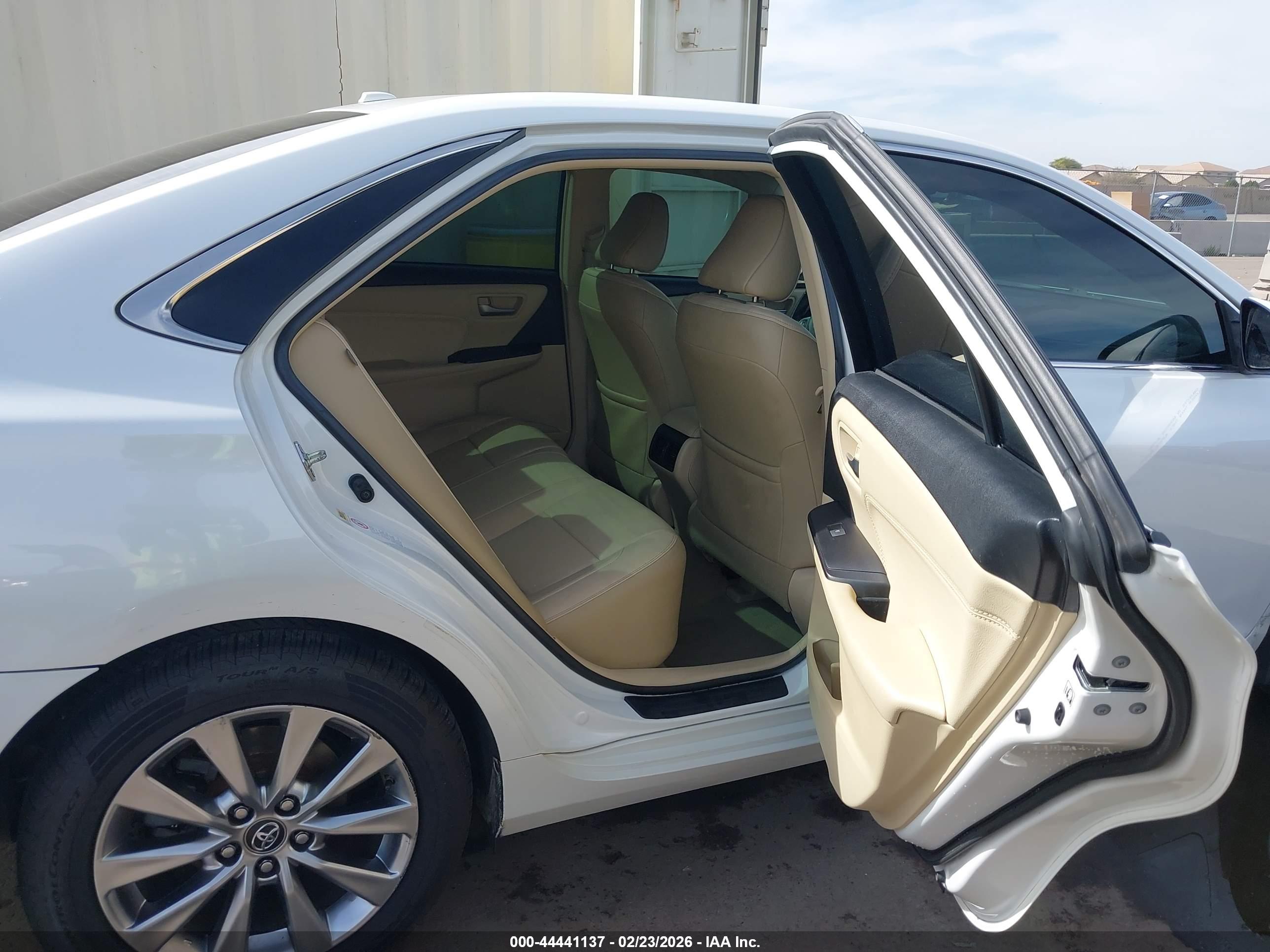 TOYOTA CAMRY image 8