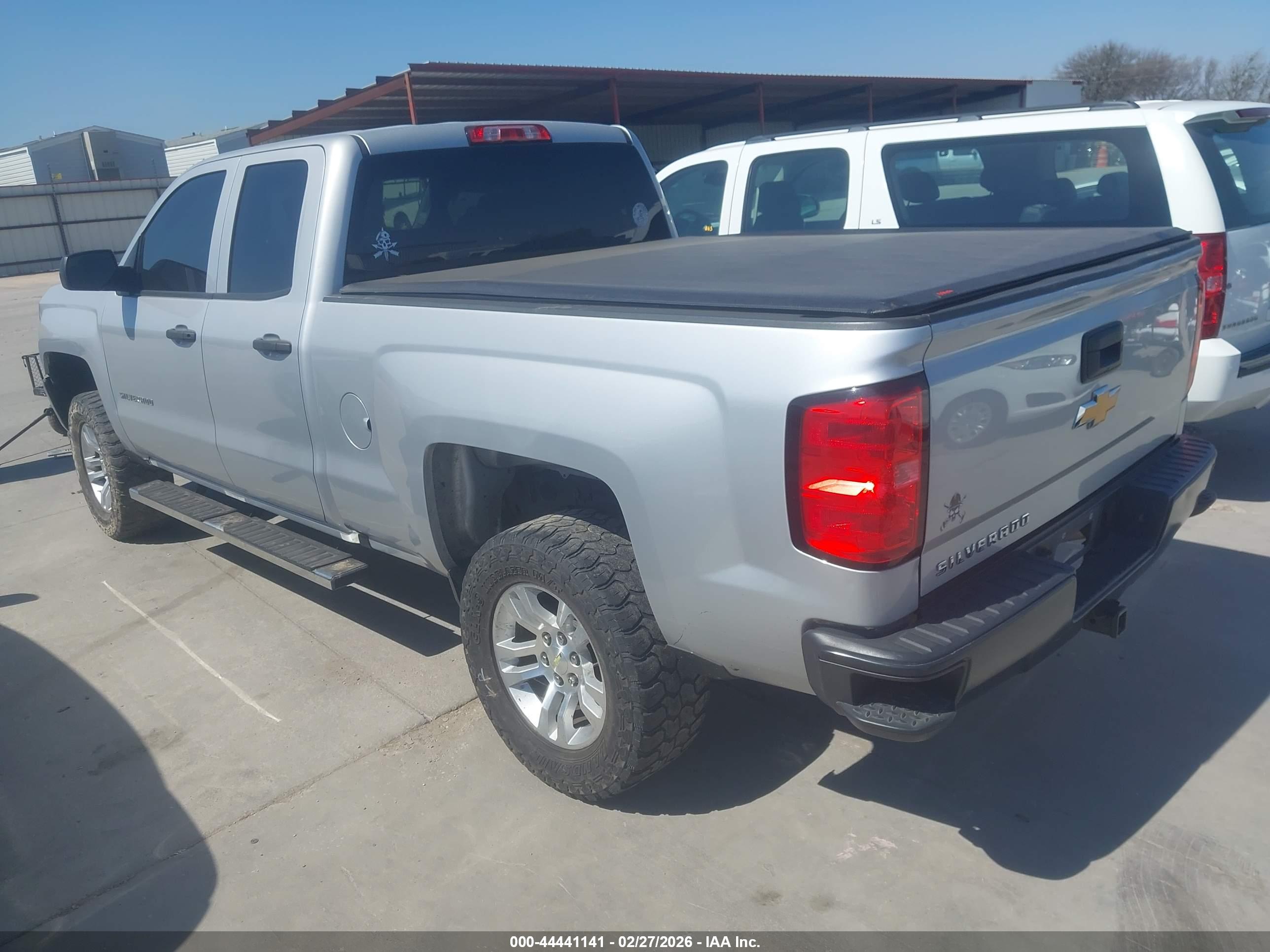 CHEVROLET SILVERADO image 3