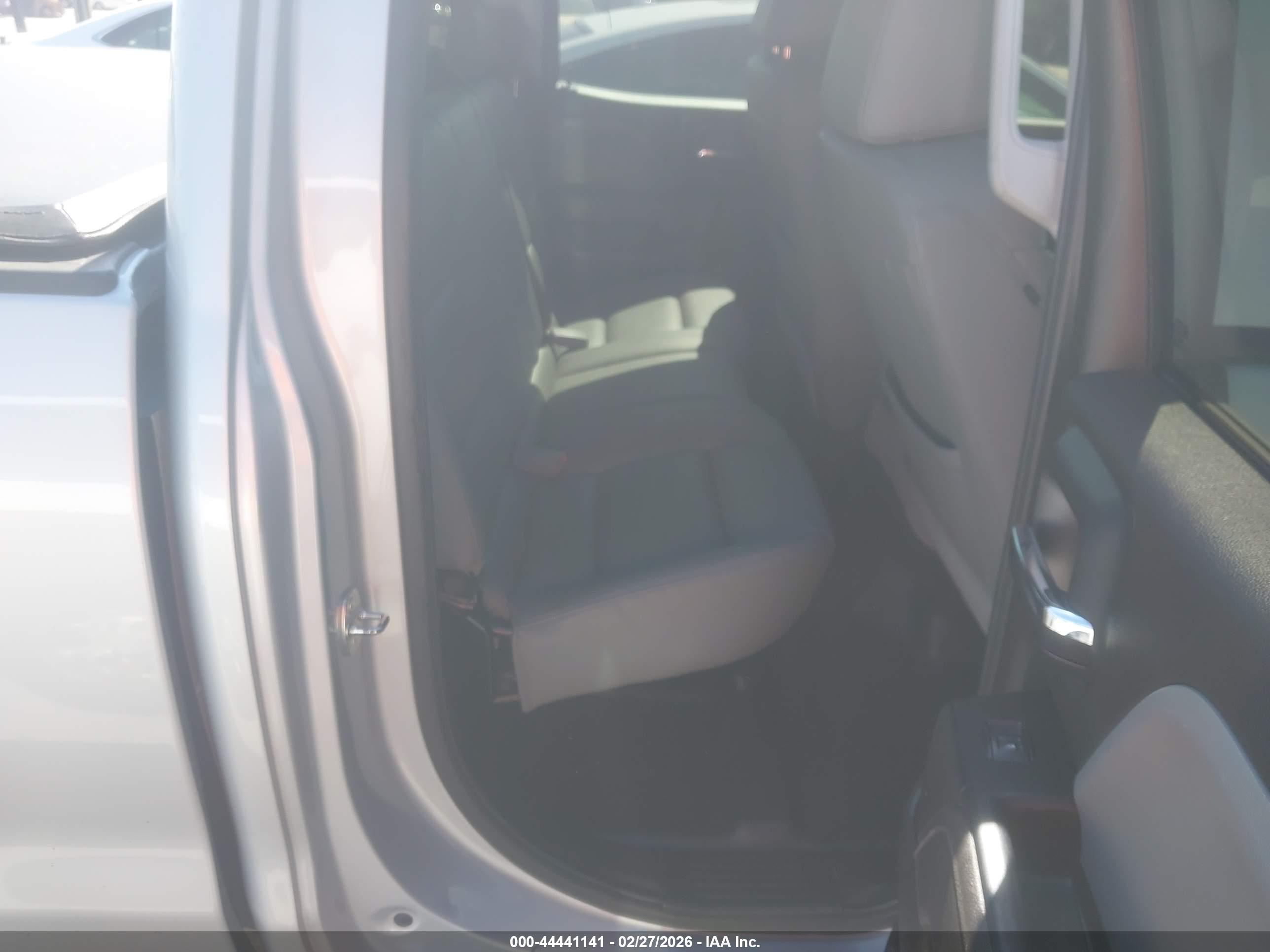 CHEVROLET SILVERADO image 8