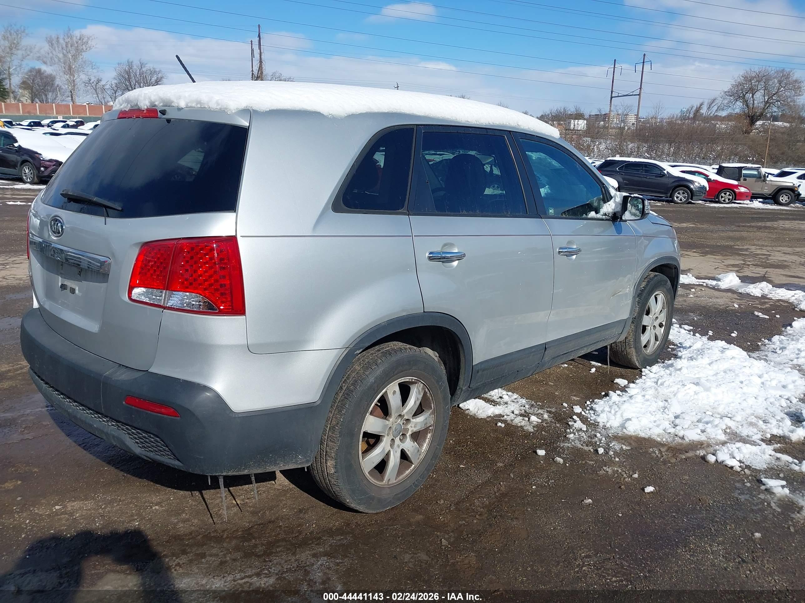 KIA SORENTO image 4