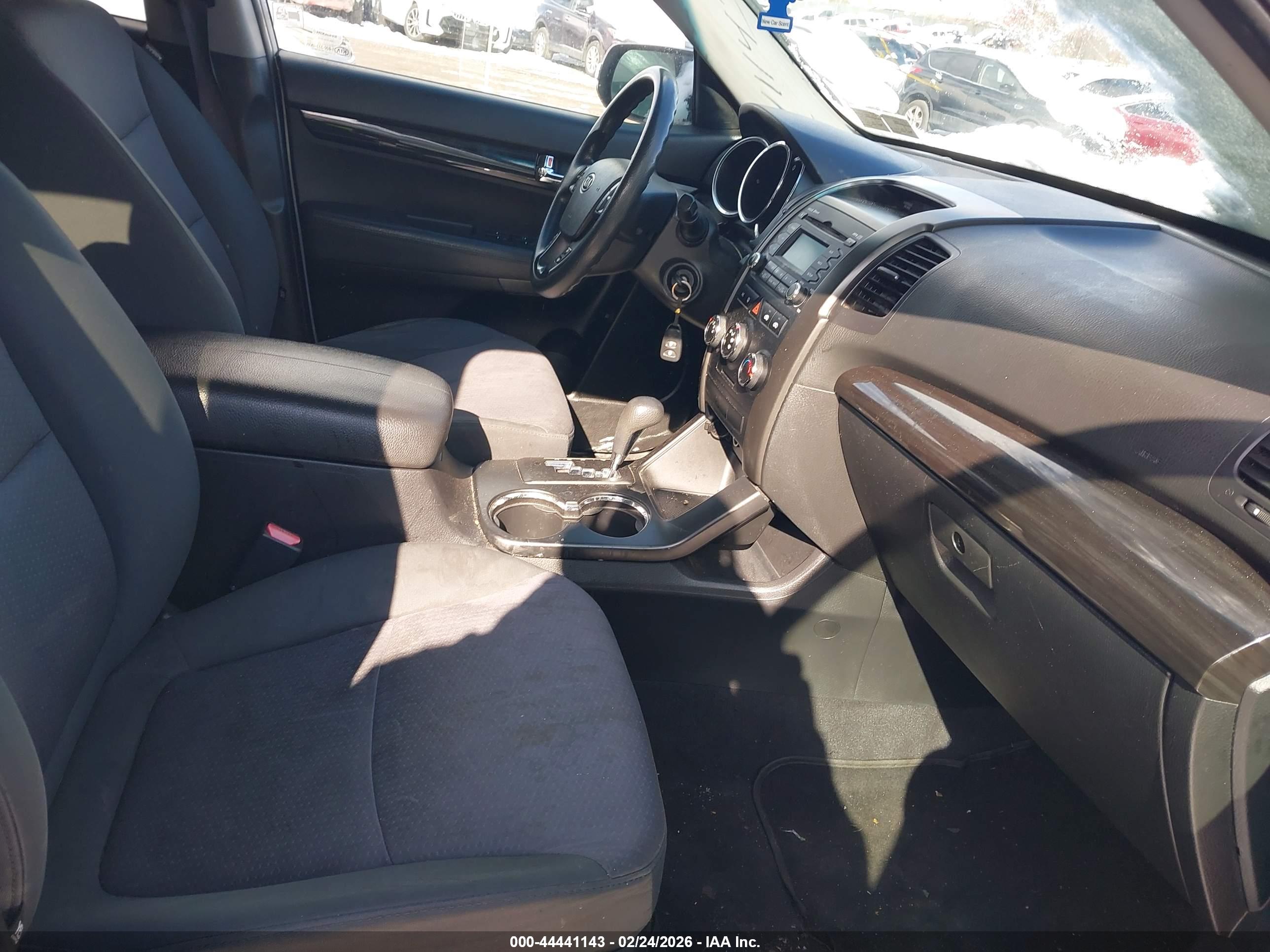 KIA SORENTO image 5
