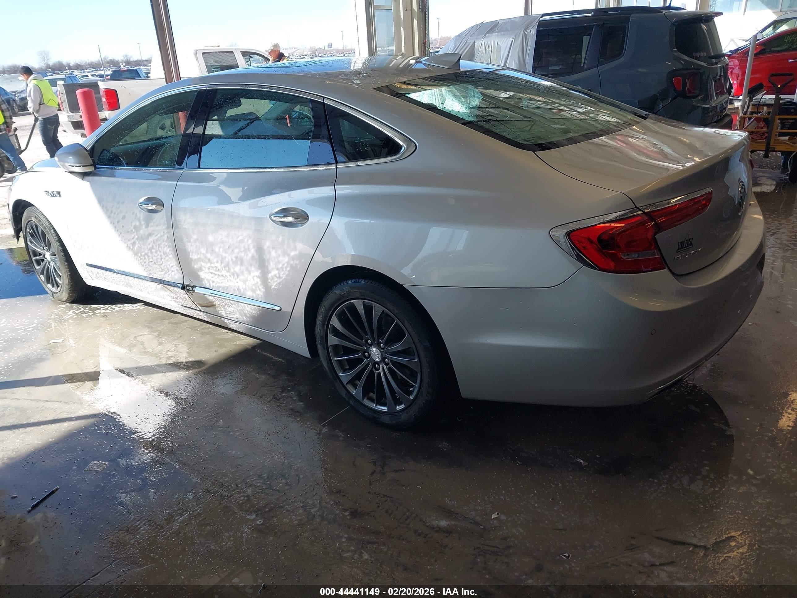 BUICK LACROSSE image 3