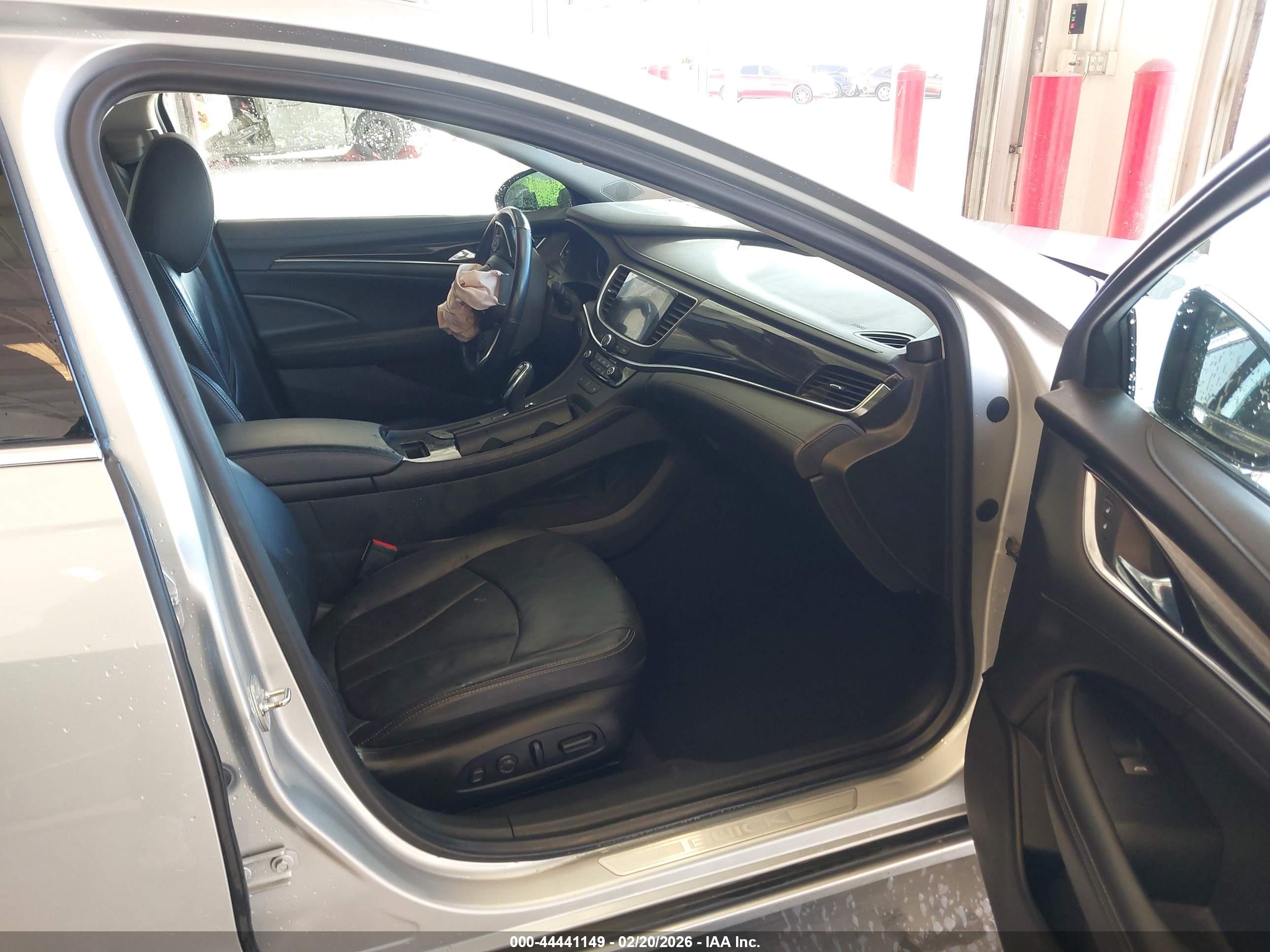 BUICK LACROSSE image 5