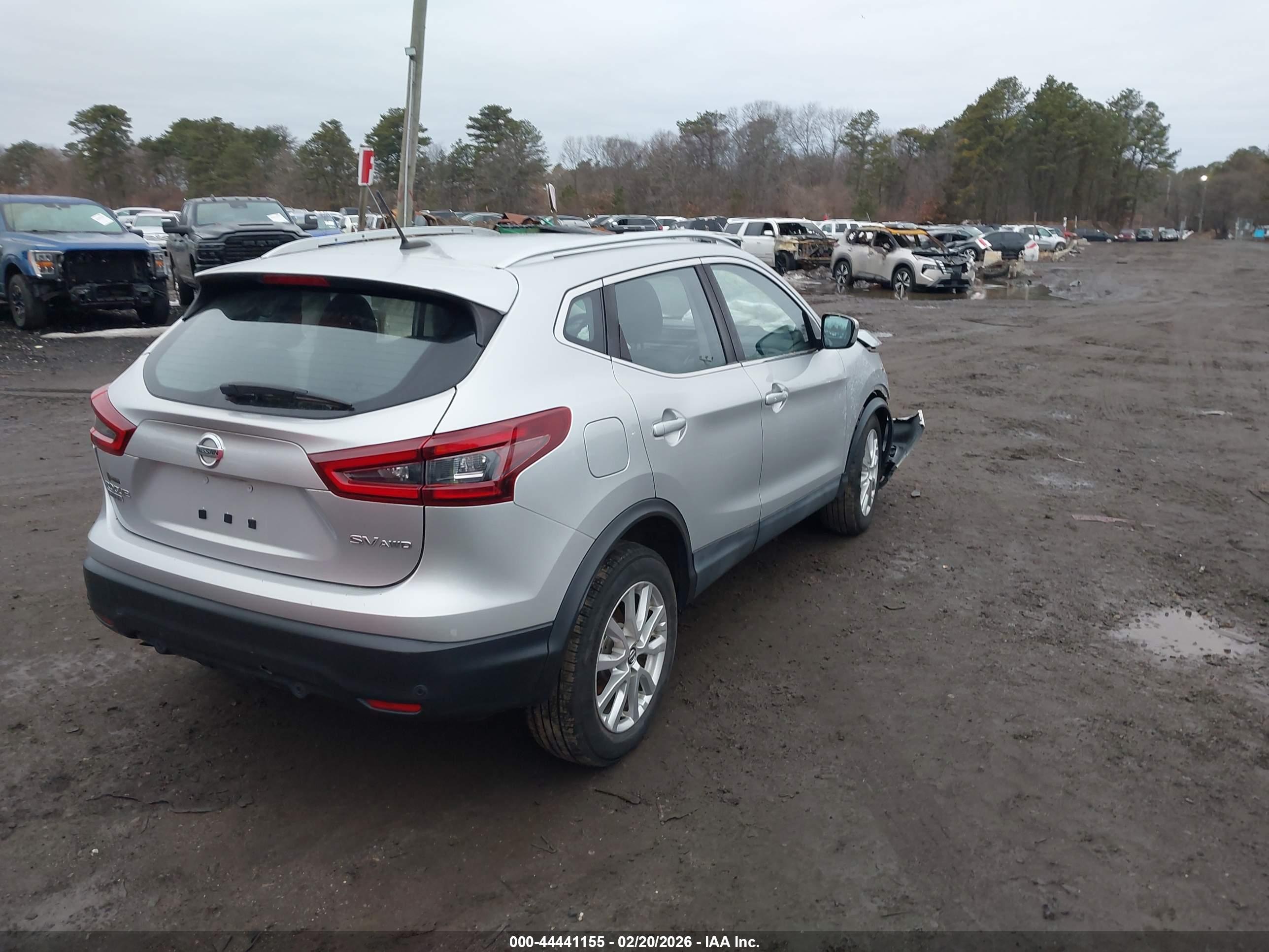 NISSAN ROGUE image 4