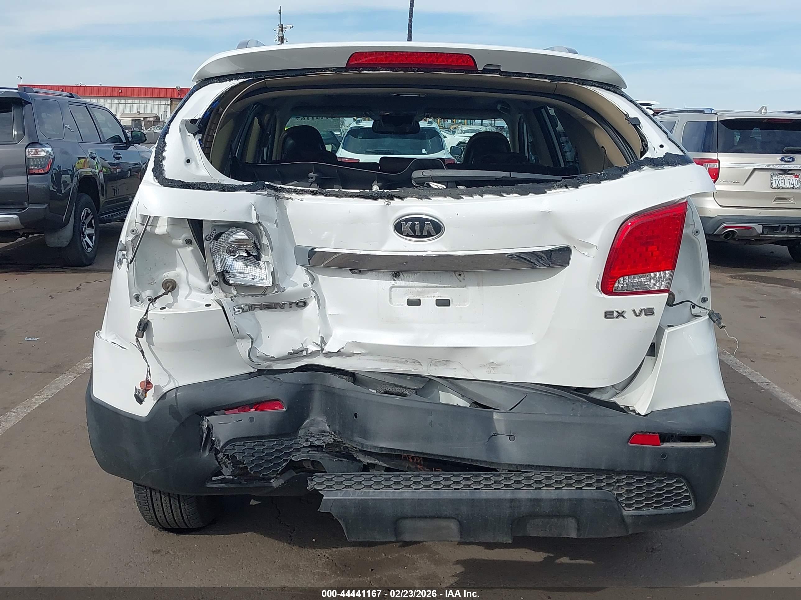 KIA SORENTO image 6