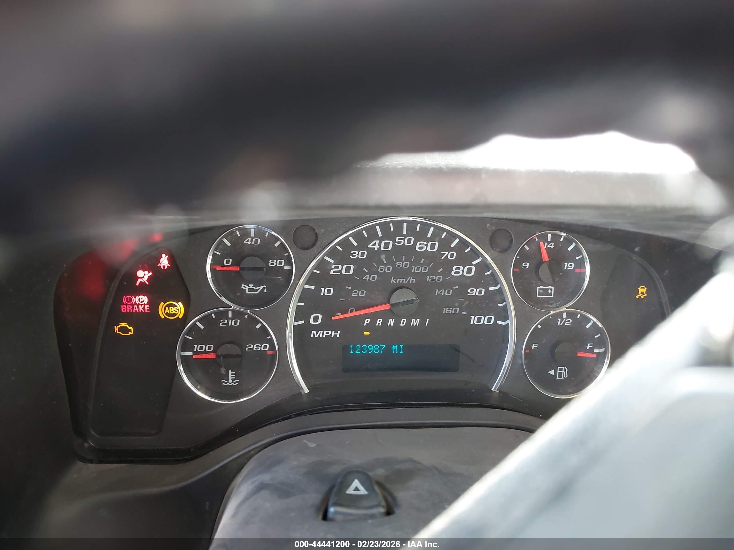CHEVROLET EXPRESS image 6