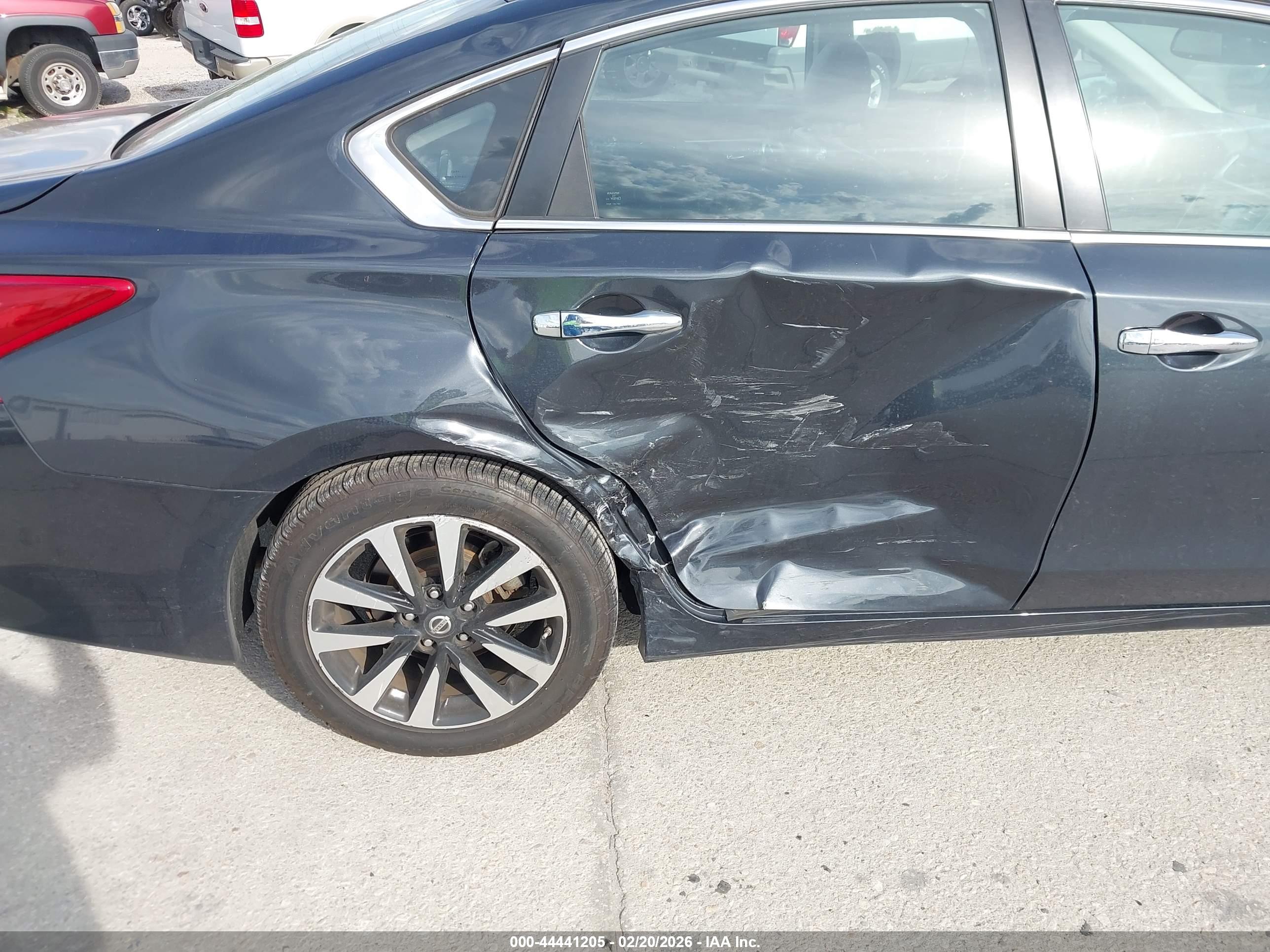 NISSAN ALTIMA image 6