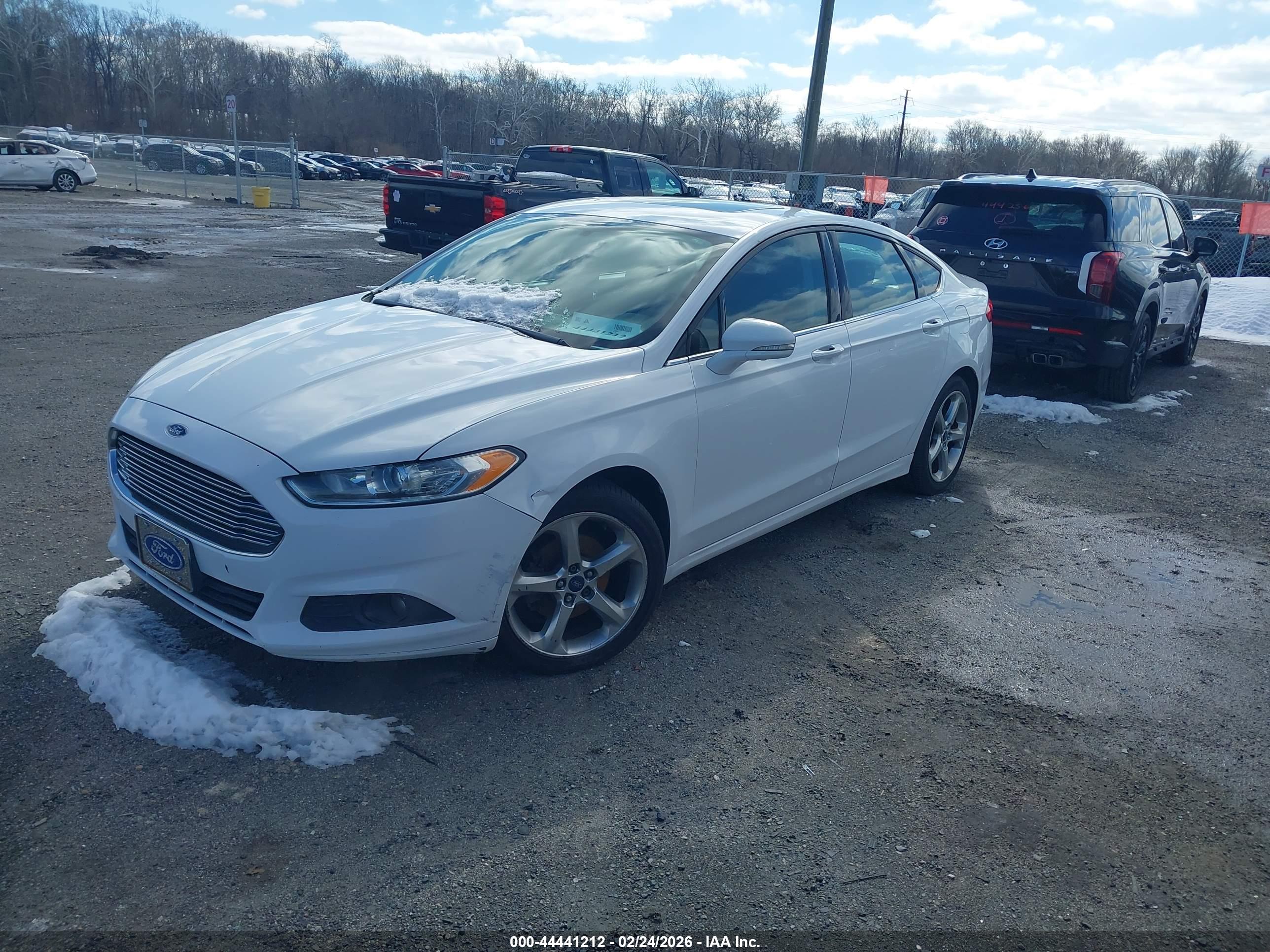 FORD FUSION image 2