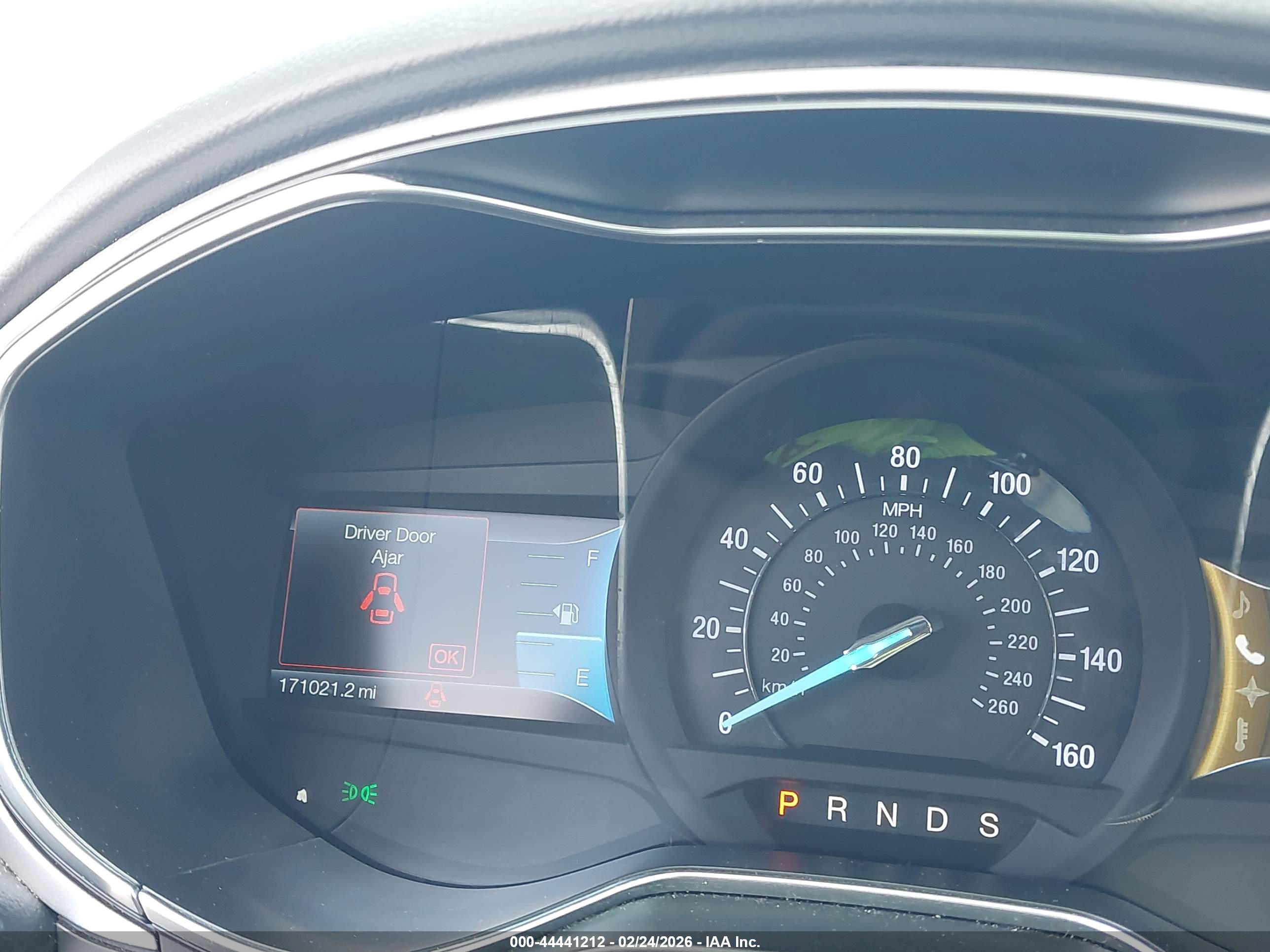 FORD FUSION image 7
