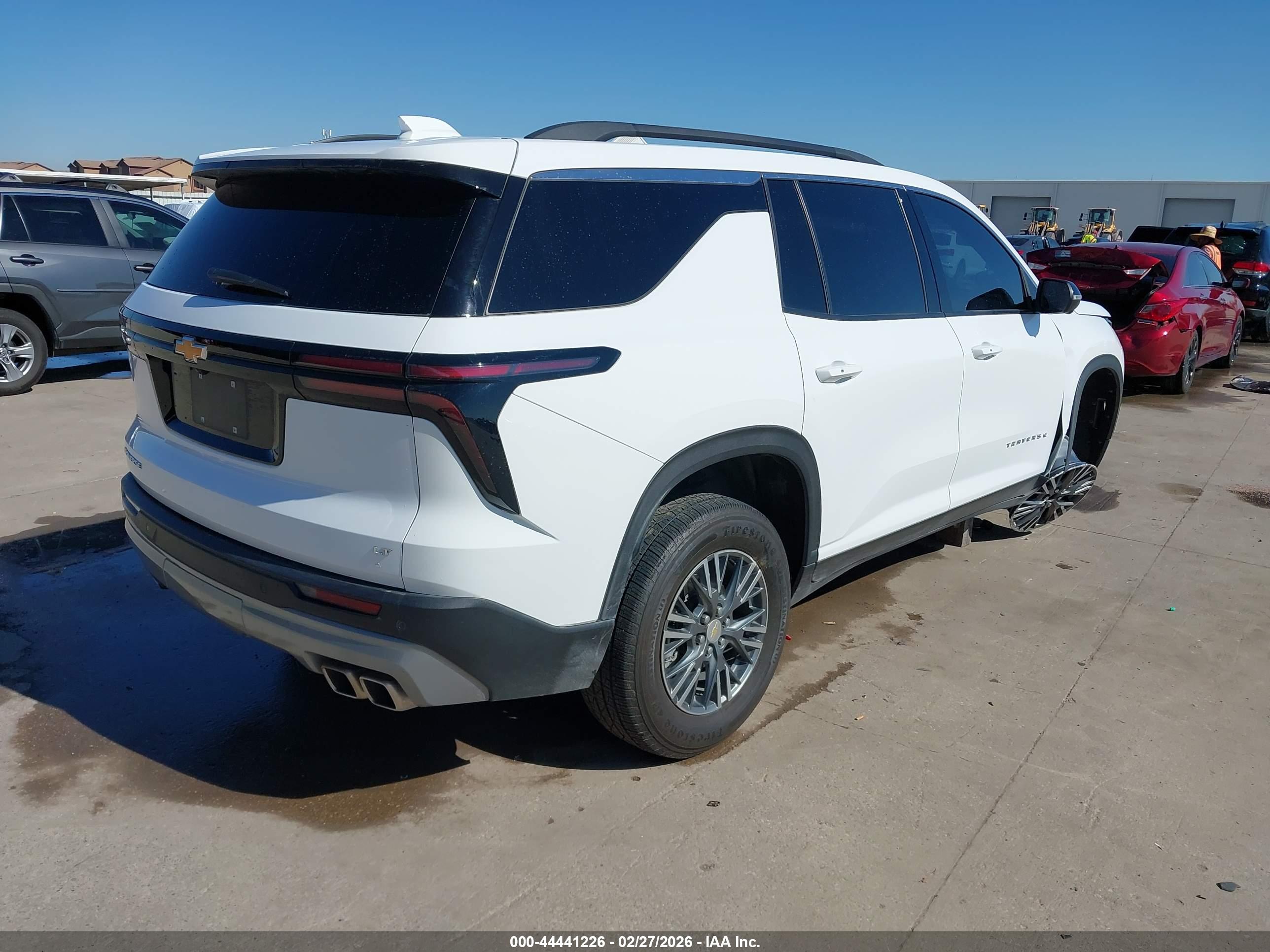 CHEVROLET TRAVERSE image 4