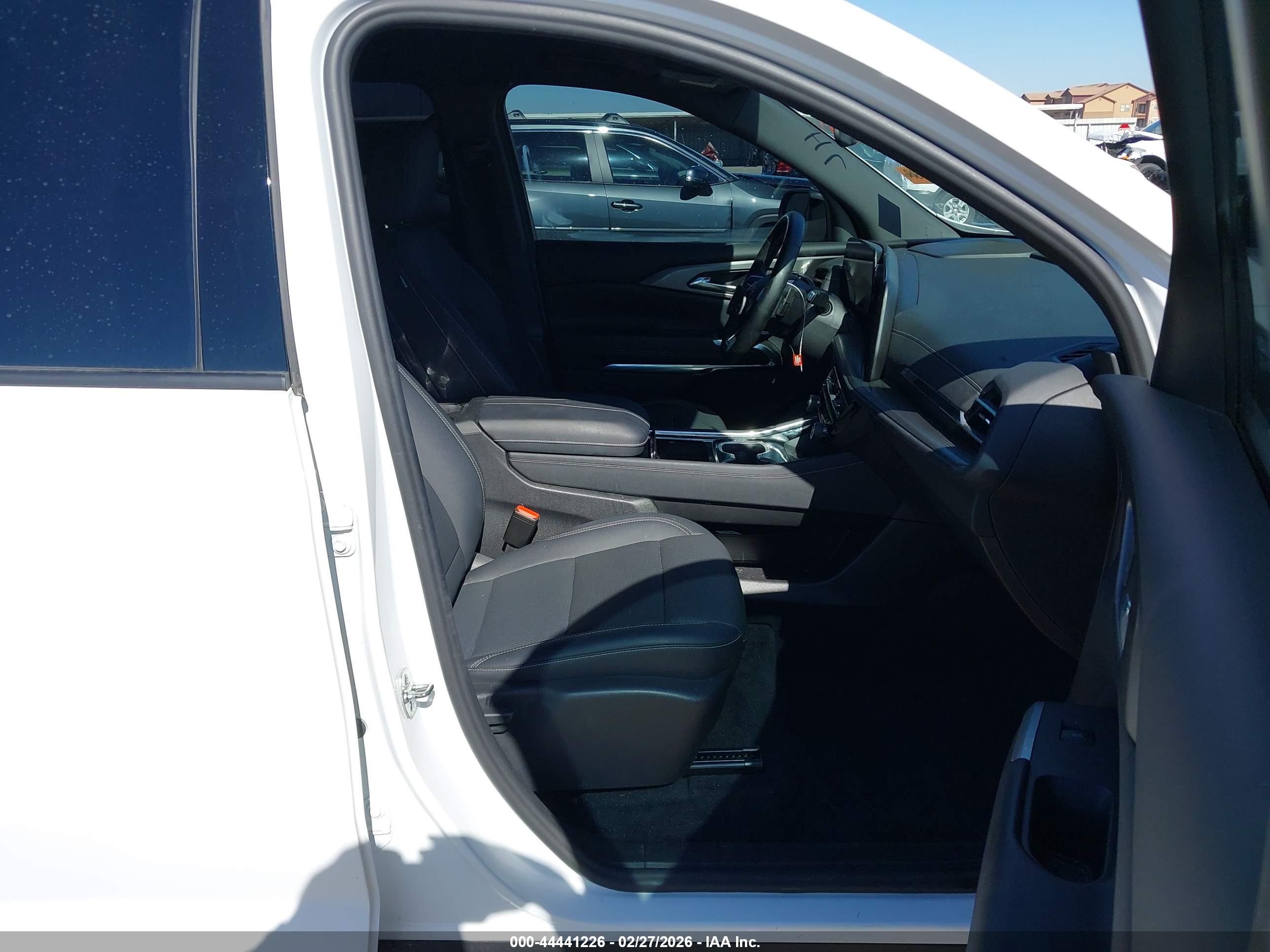 CHEVROLET TRAVERSE image 5