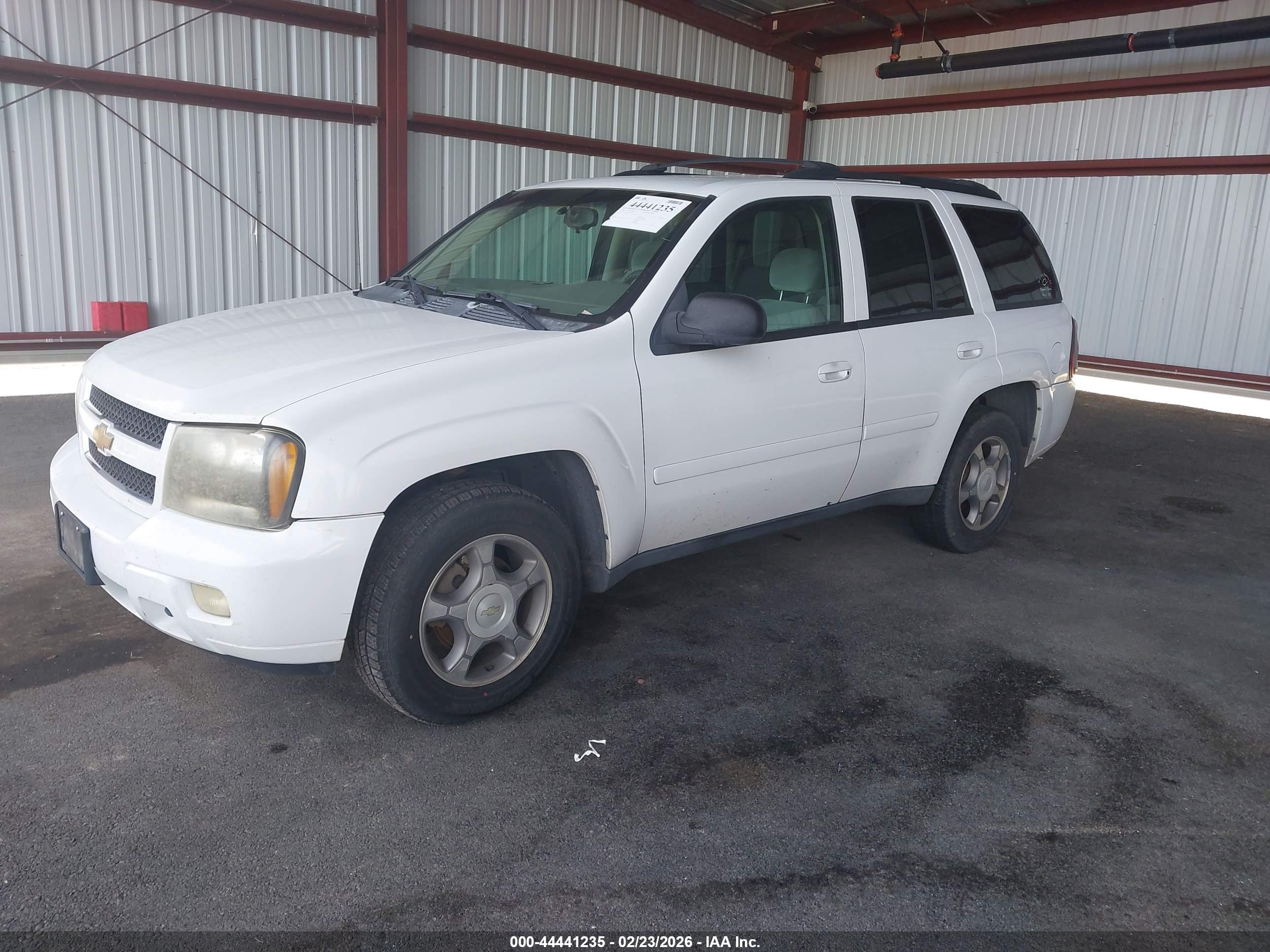 CHEVROLET TRAILBLAZER image 2