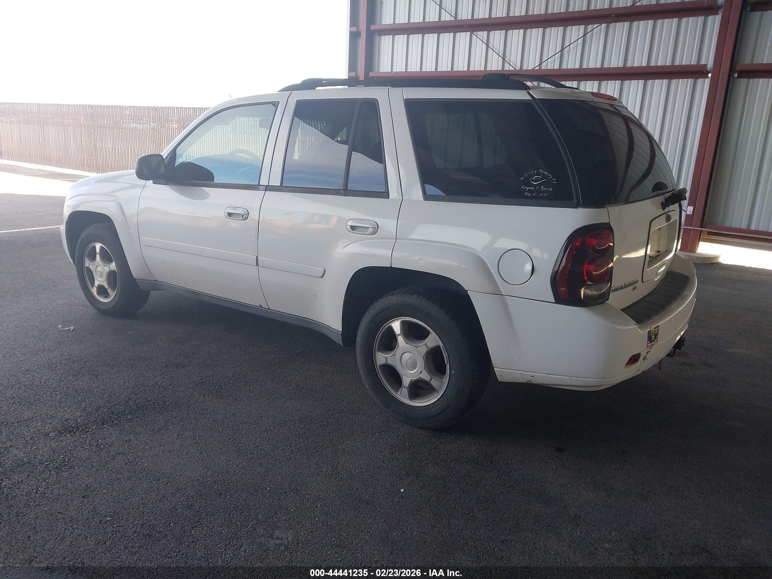 CHEVROLET TRAILBLAZER image 3