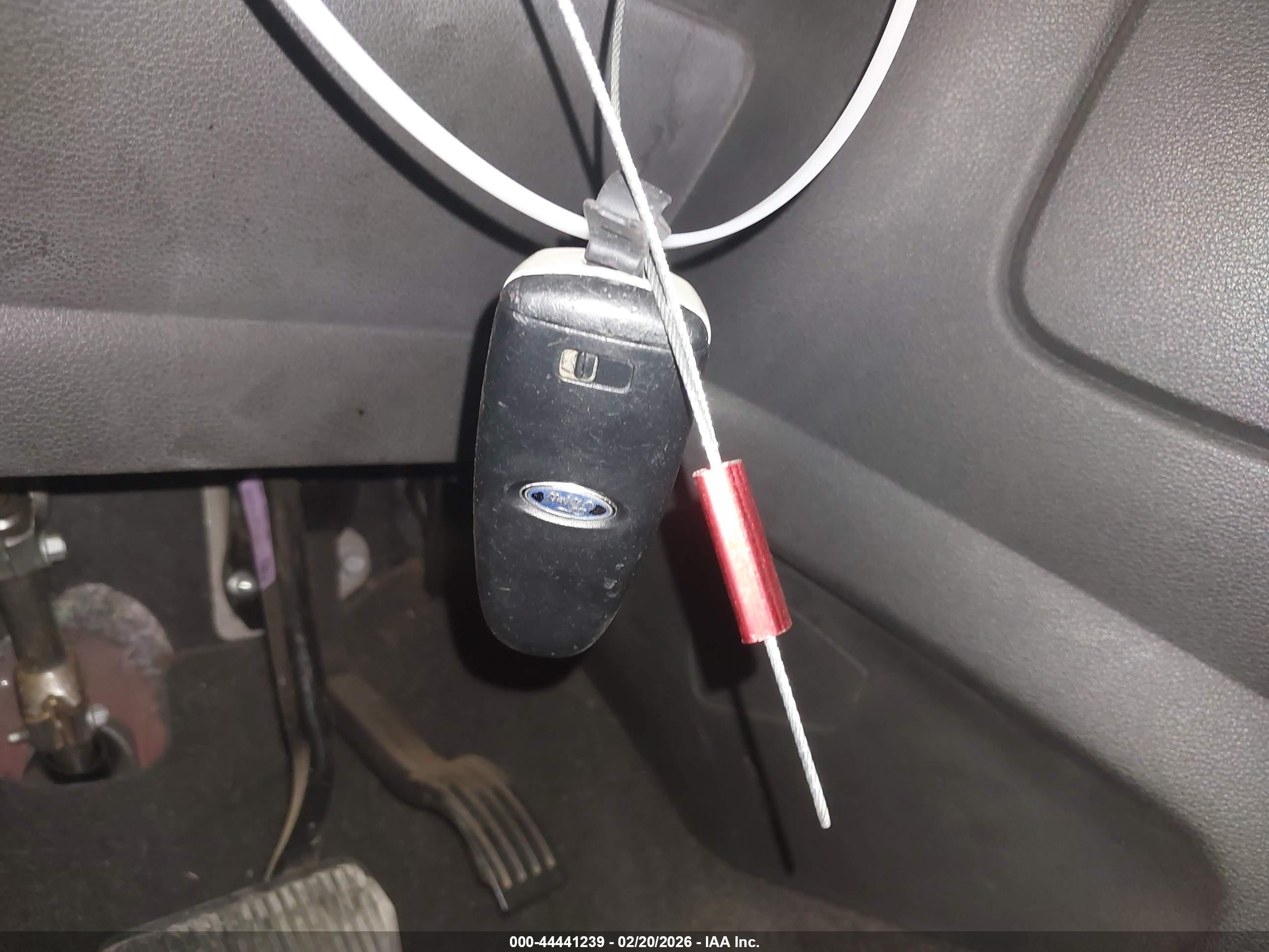 FORD ESCAPE image 11
