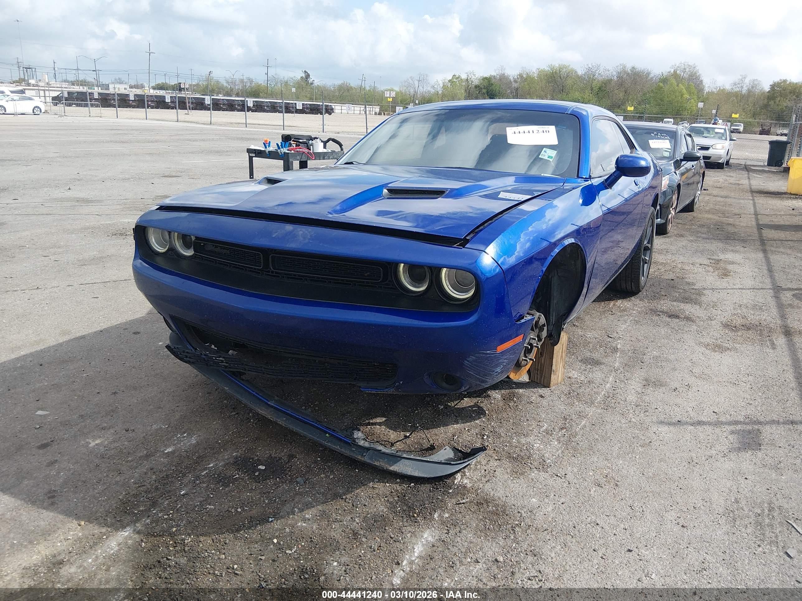 DODGE CHALLENGER image 2