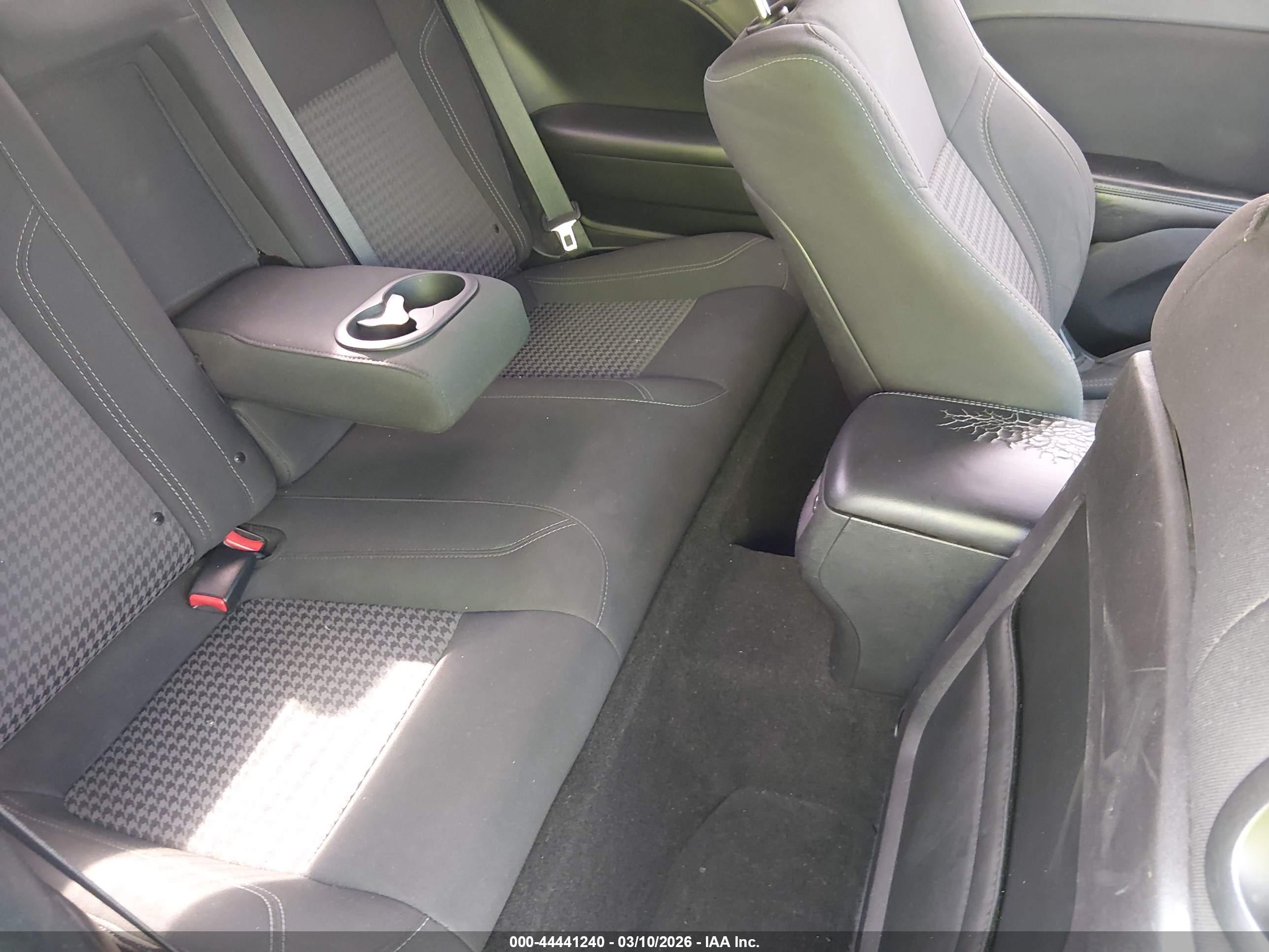DODGE CHALLENGER image 8