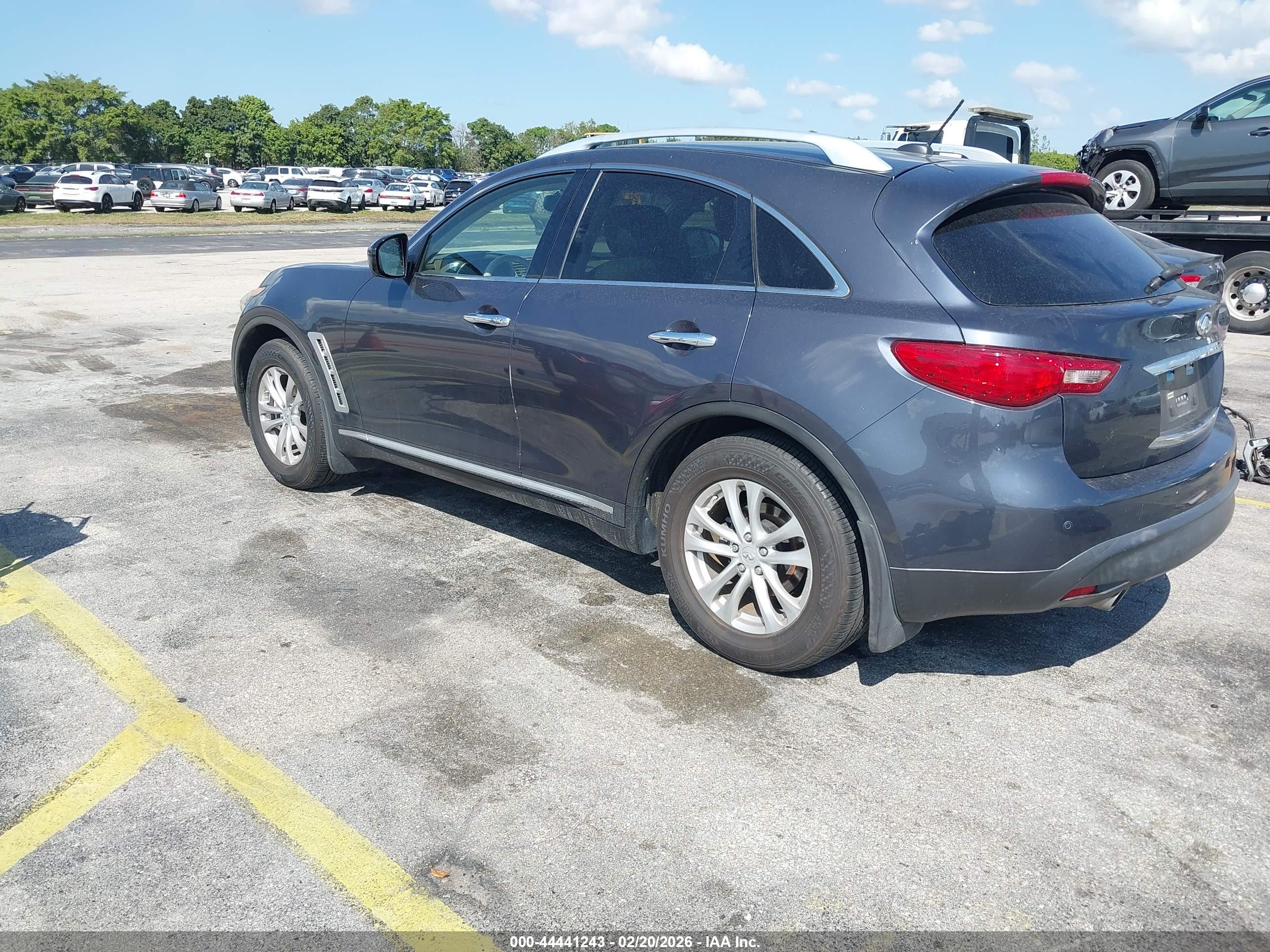 INFINITI FX35 image 3