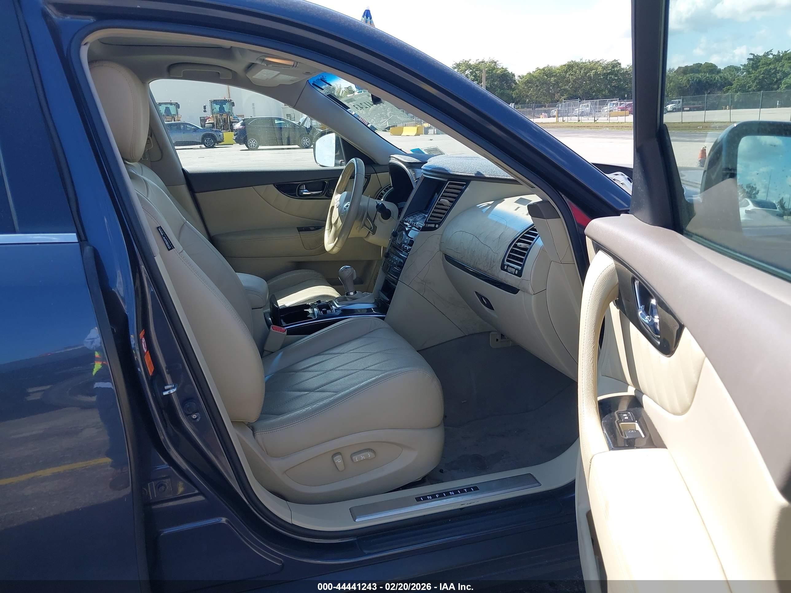 INFINITI FX35 image 5