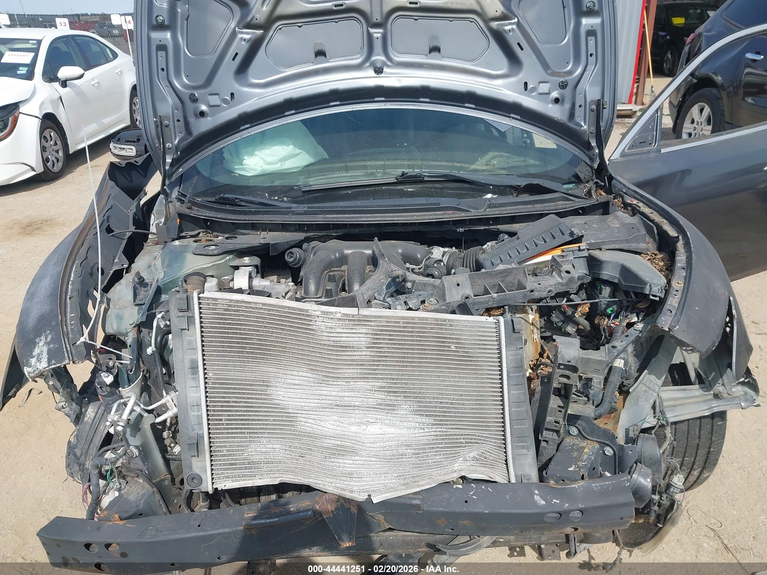 NISSAN MAXIMA image 10