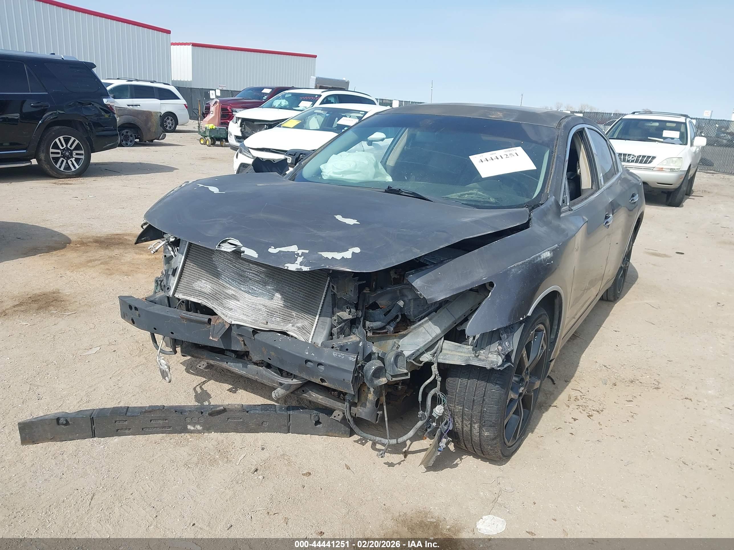 NISSAN MAXIMA image 6
