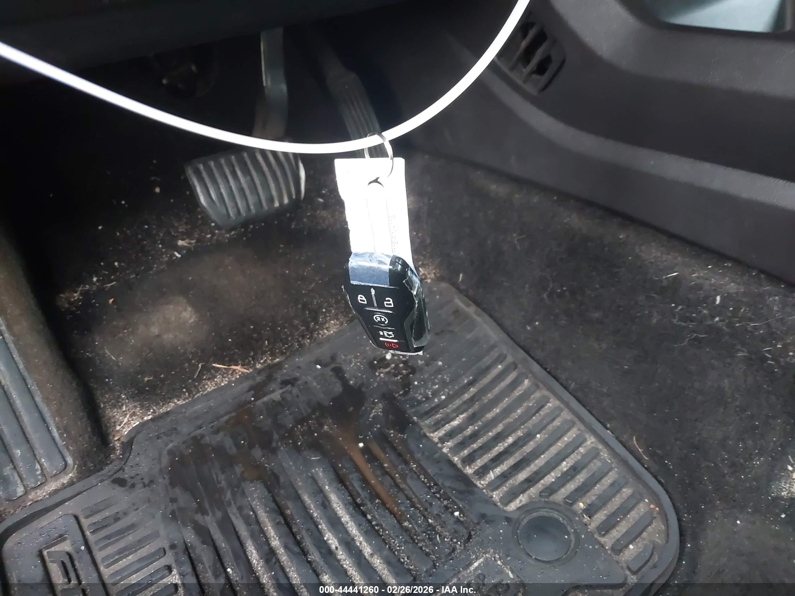 FORD FUSION image 11