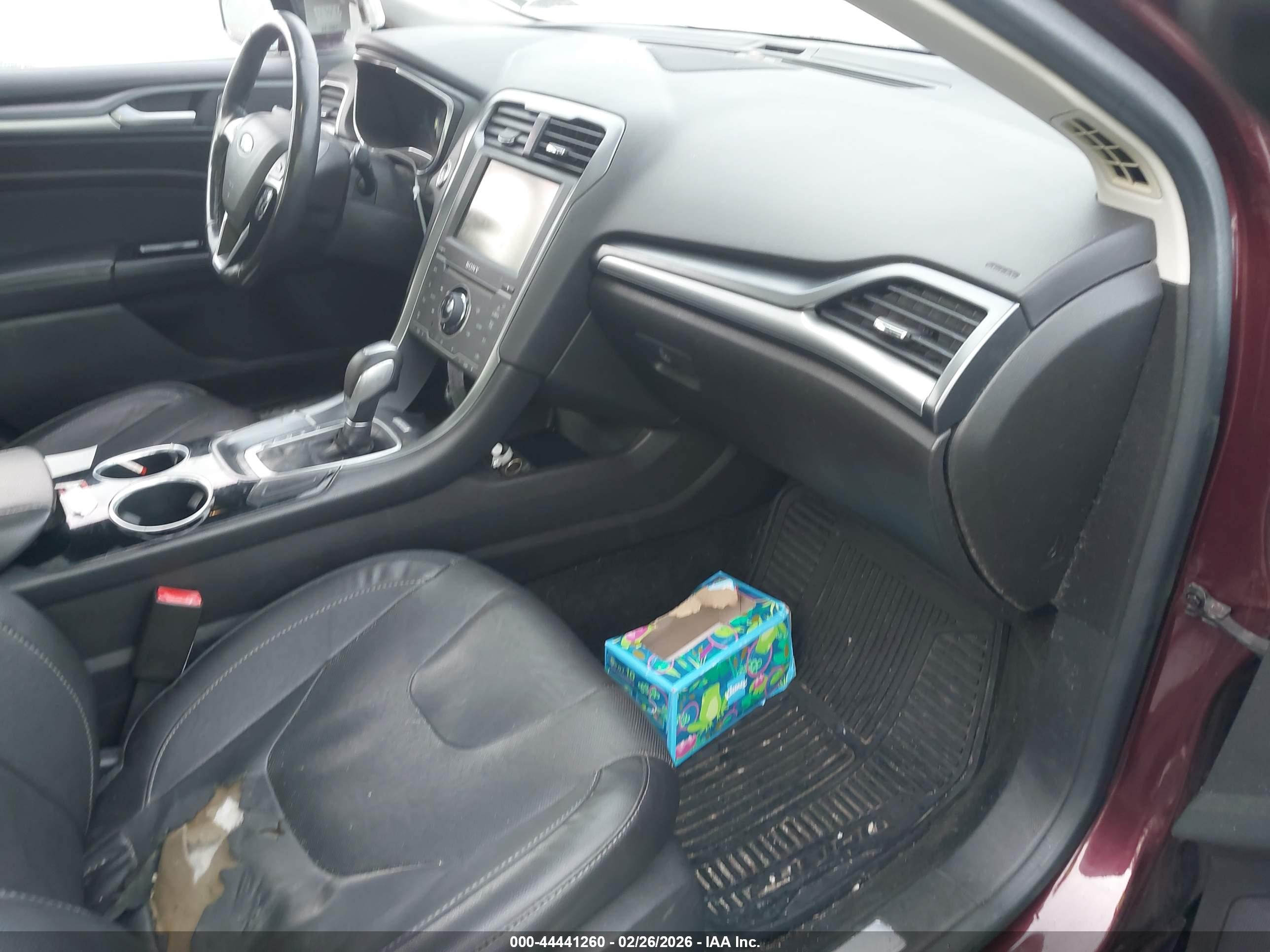 FORD FUSION image 5