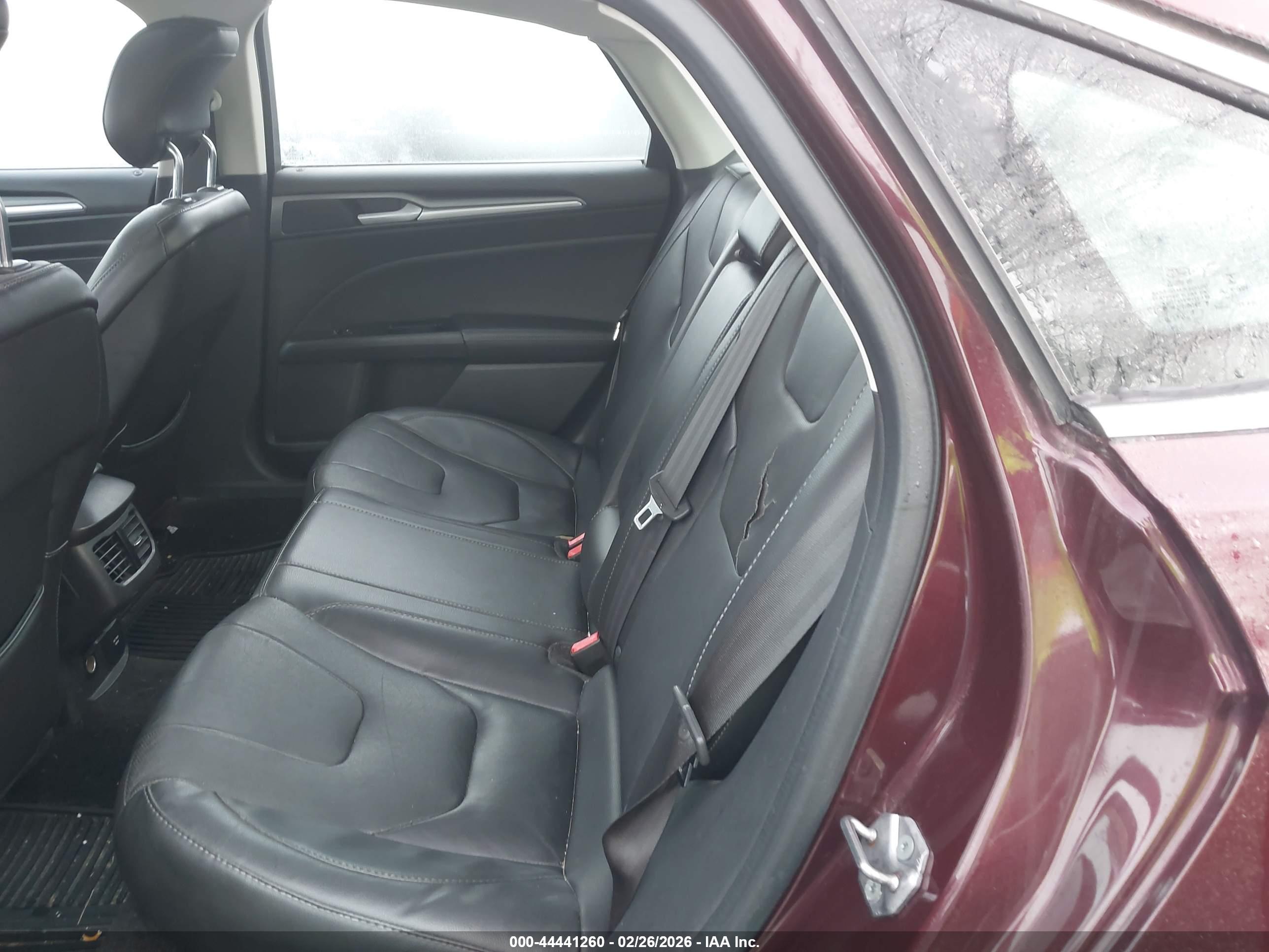 FORD FUSION image 8