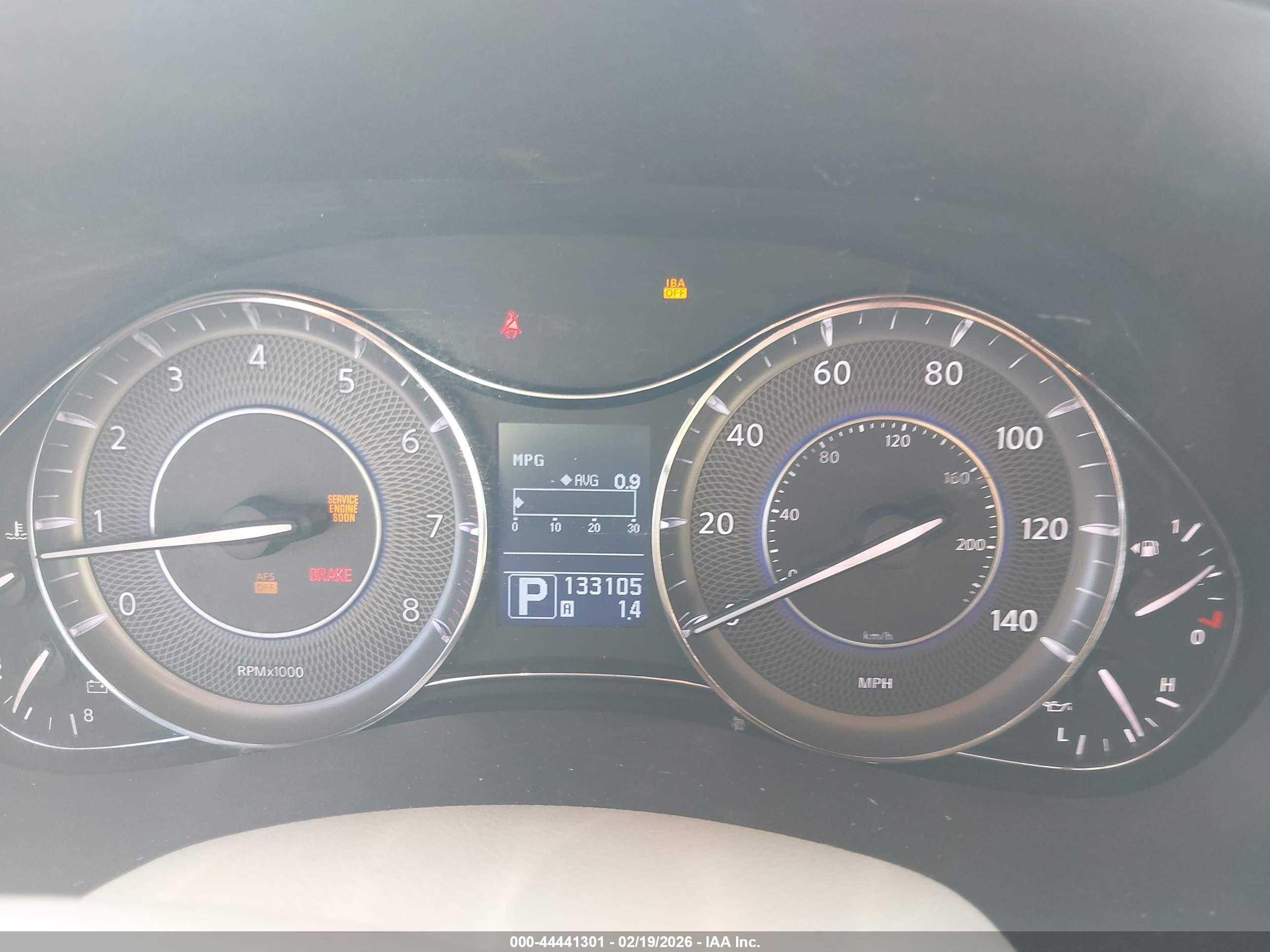 INFINITI QX56 image 7
