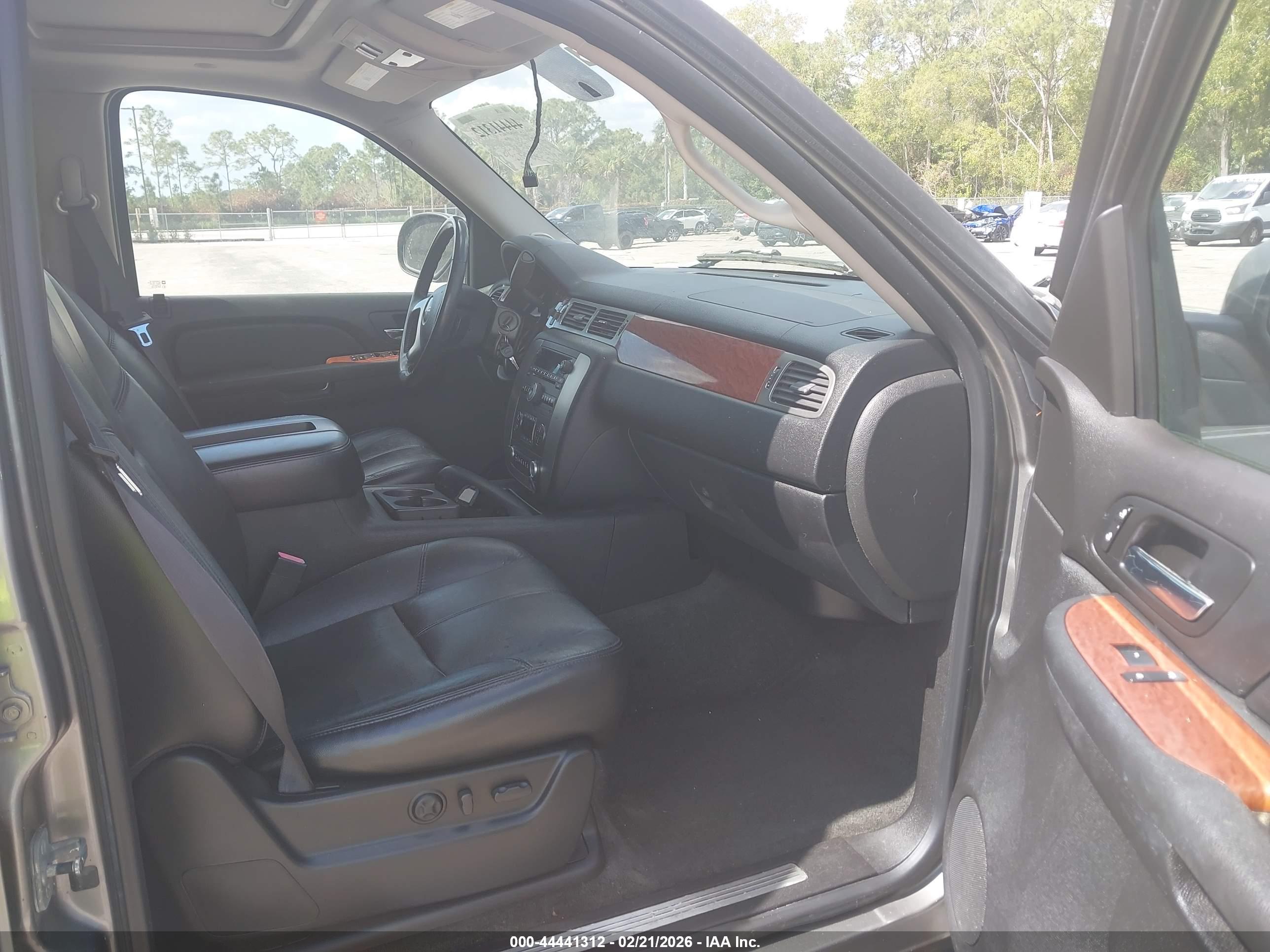 GMC YUKON image 5