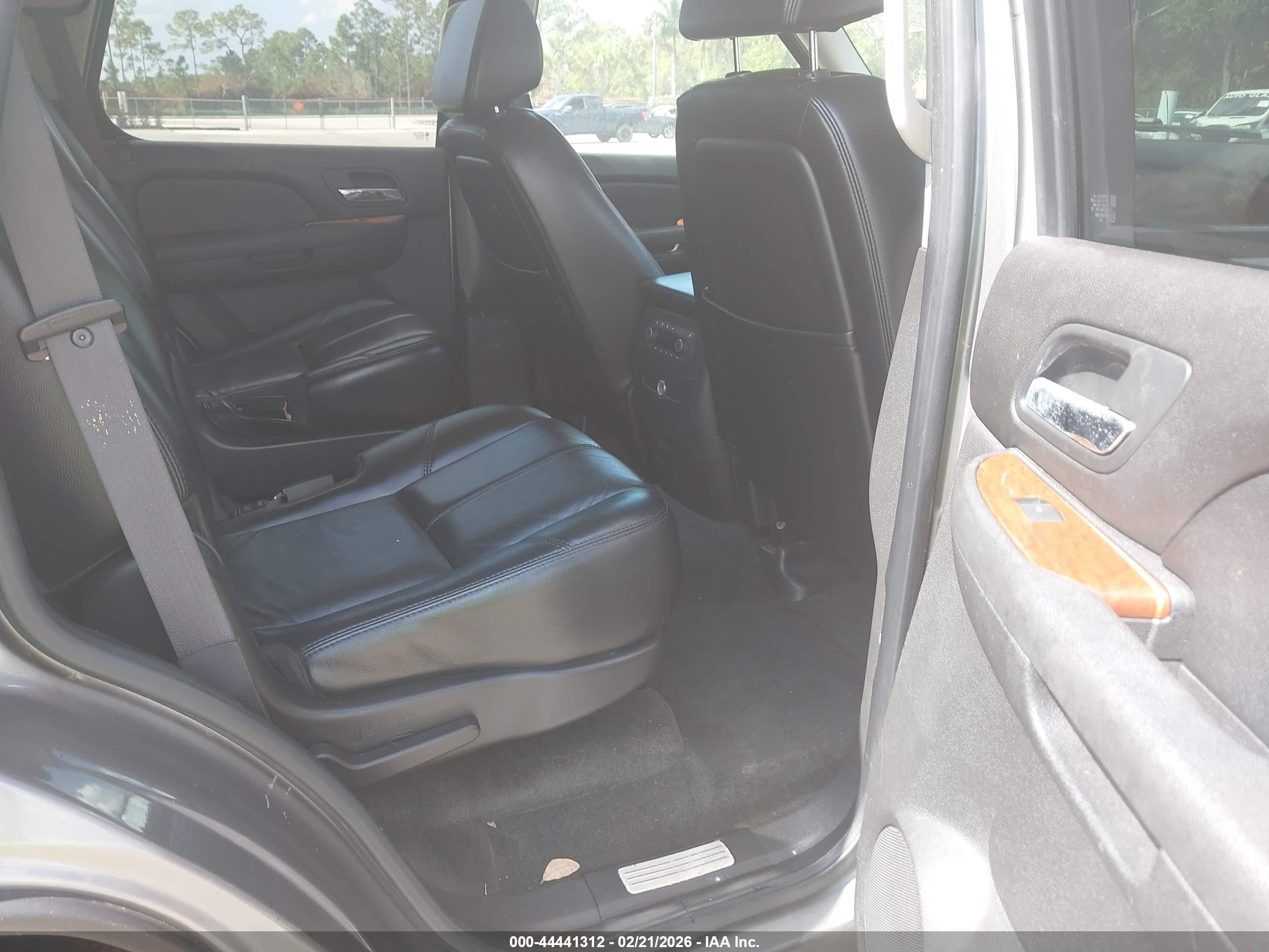 GMC YUKON image 8