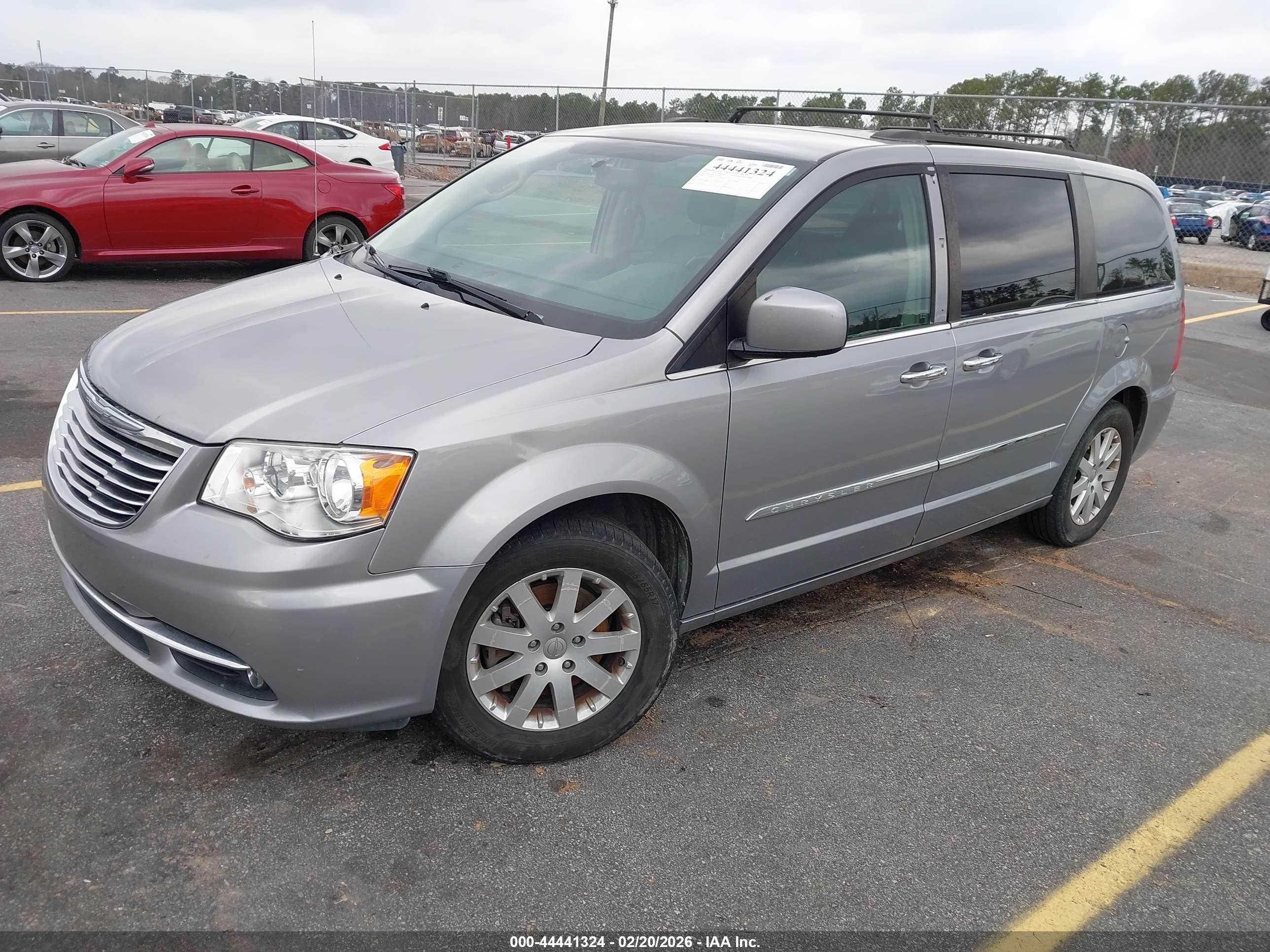 CHRYSLER TOWN image 2