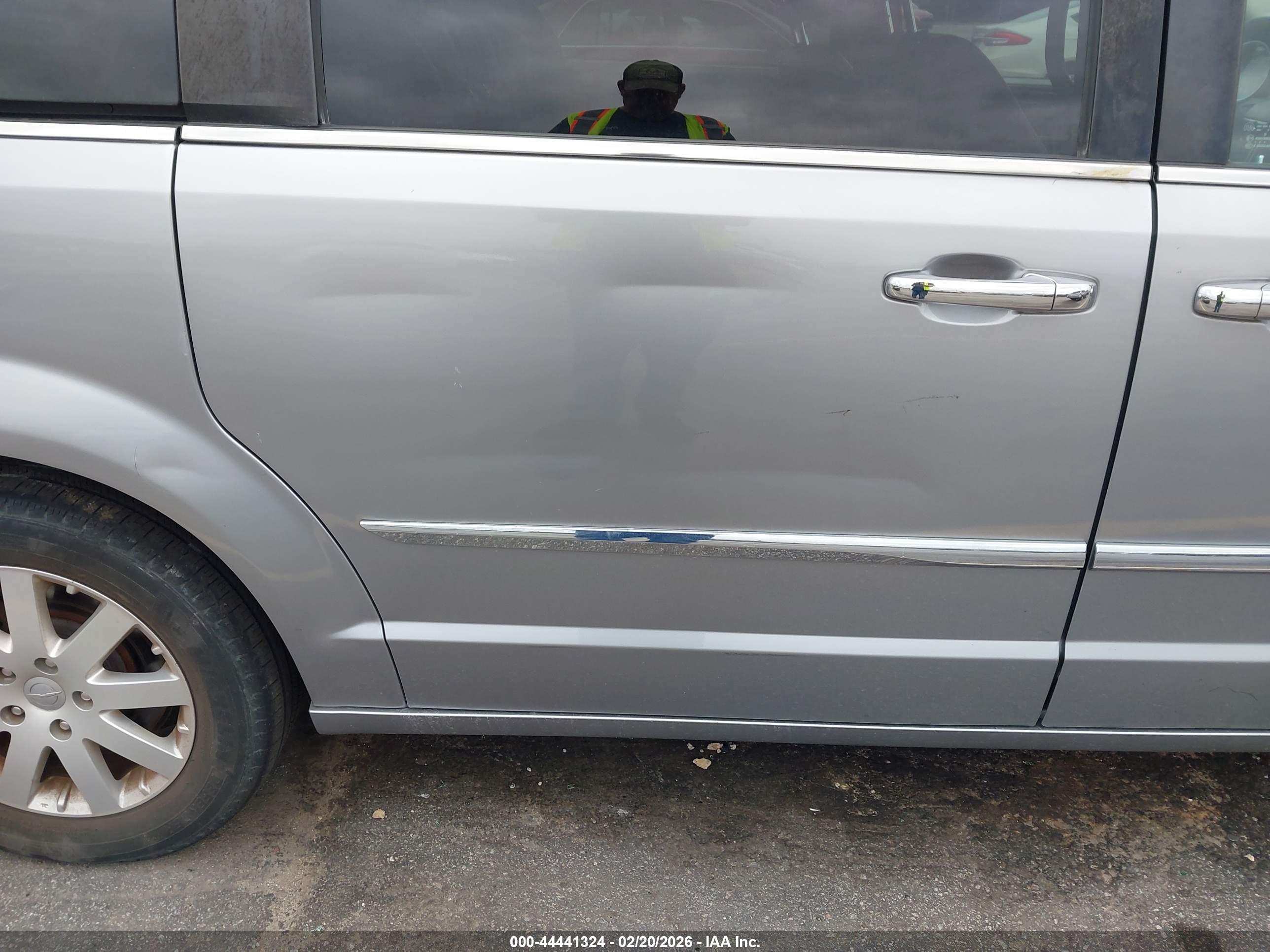 CHRYSLER TOWN image 6