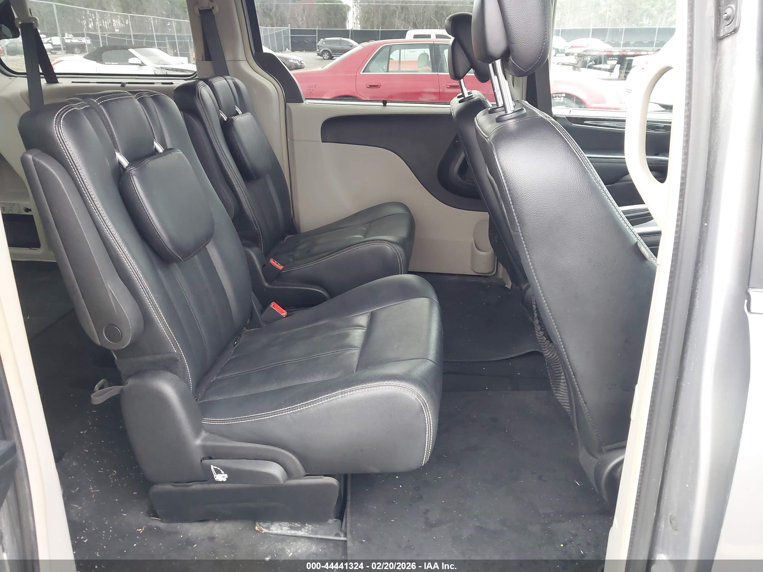 CHRYSLER TOWN image 8
