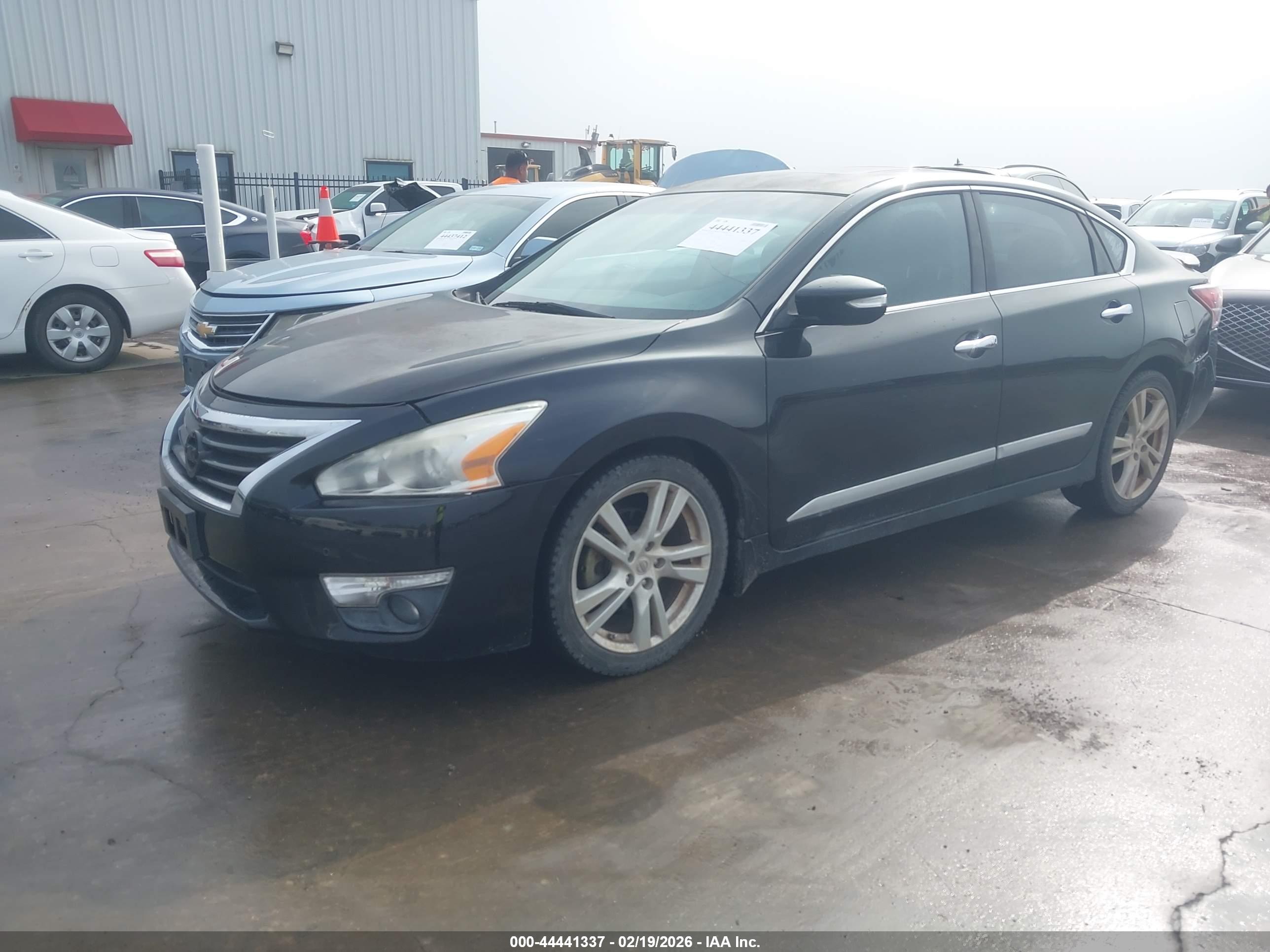 NISSAN ALTIMA image 2