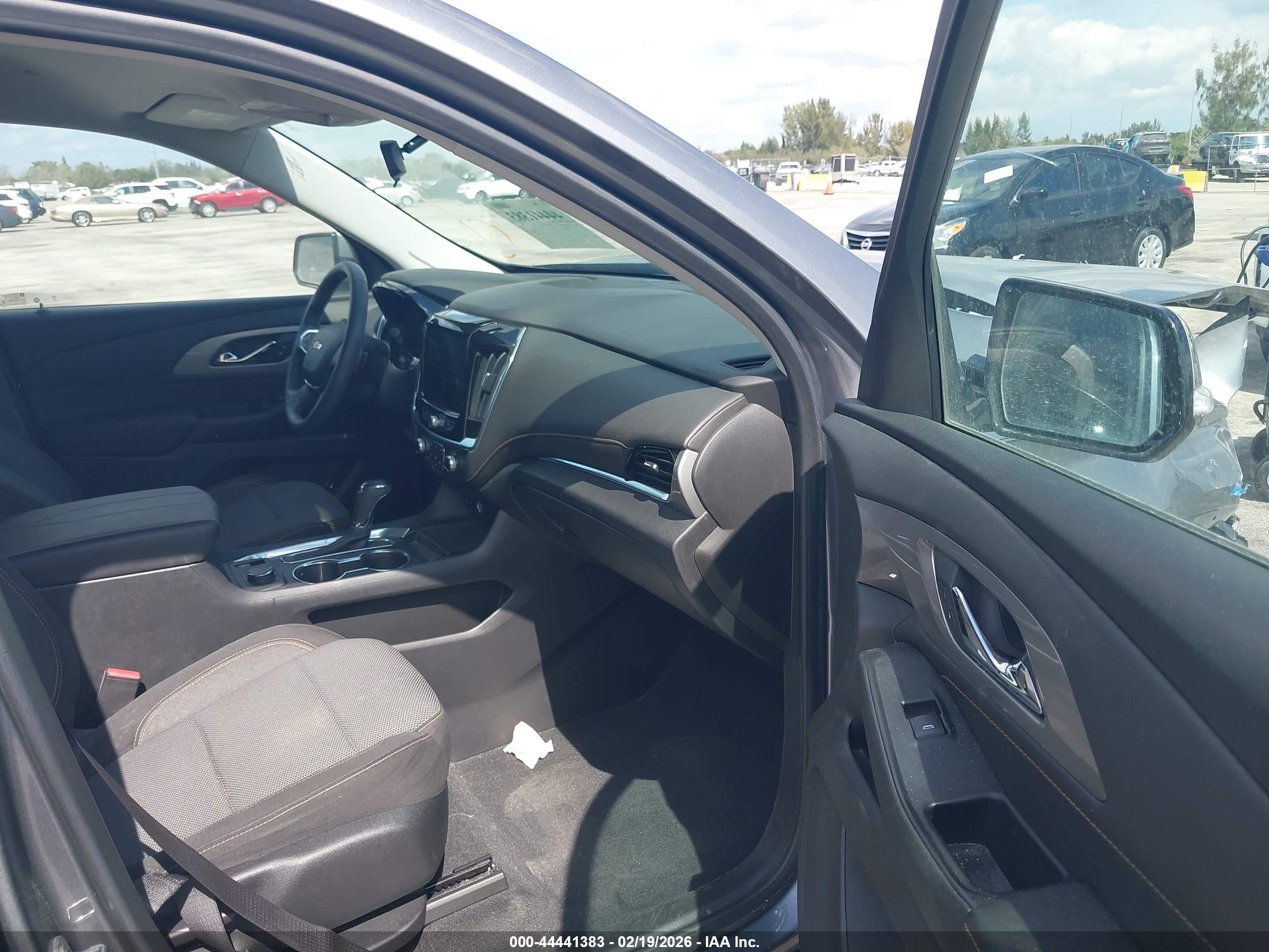 CHEVROLET TRAVERSE image 5