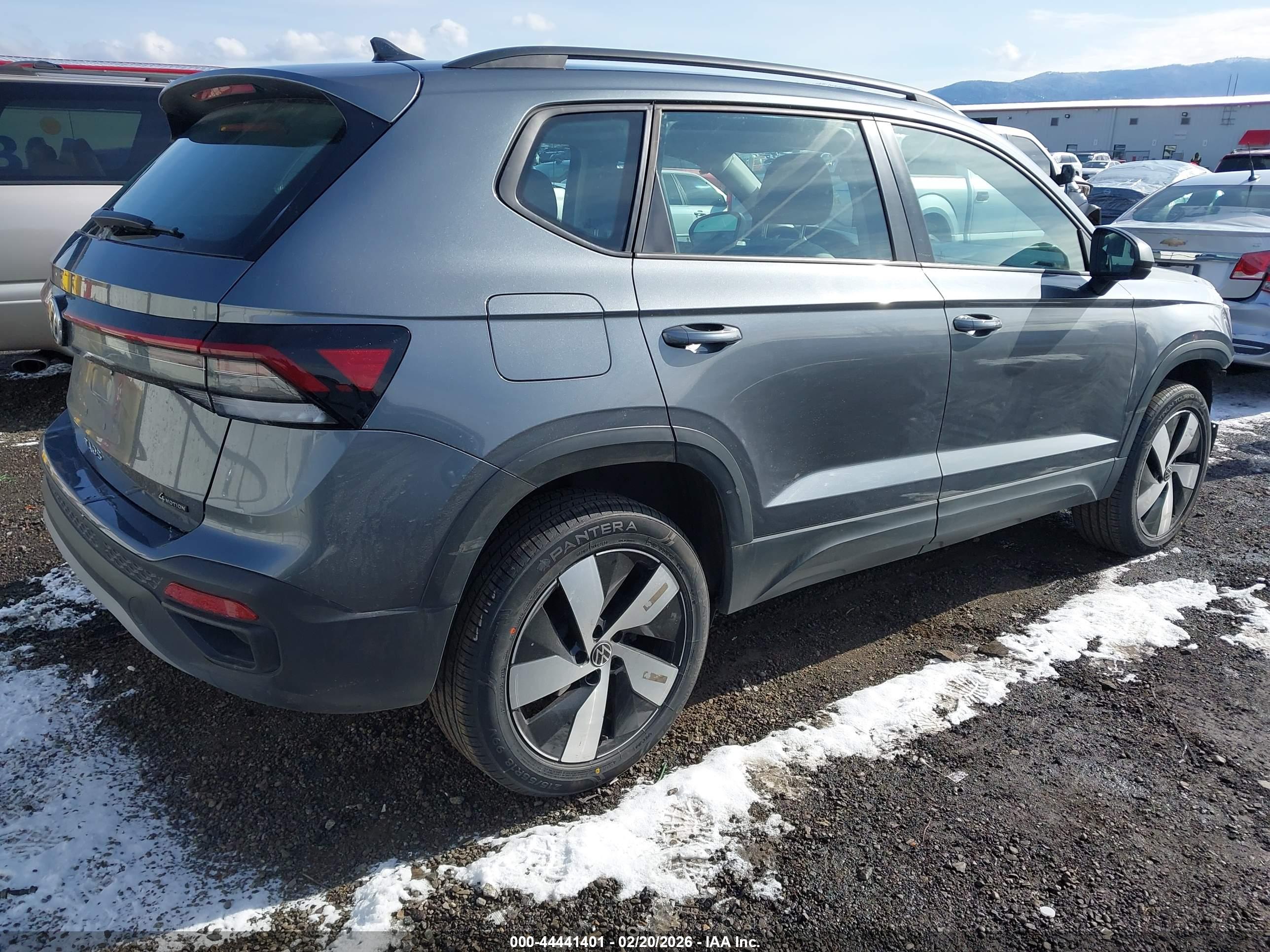 VOLKSWAGEN TAOS image 4