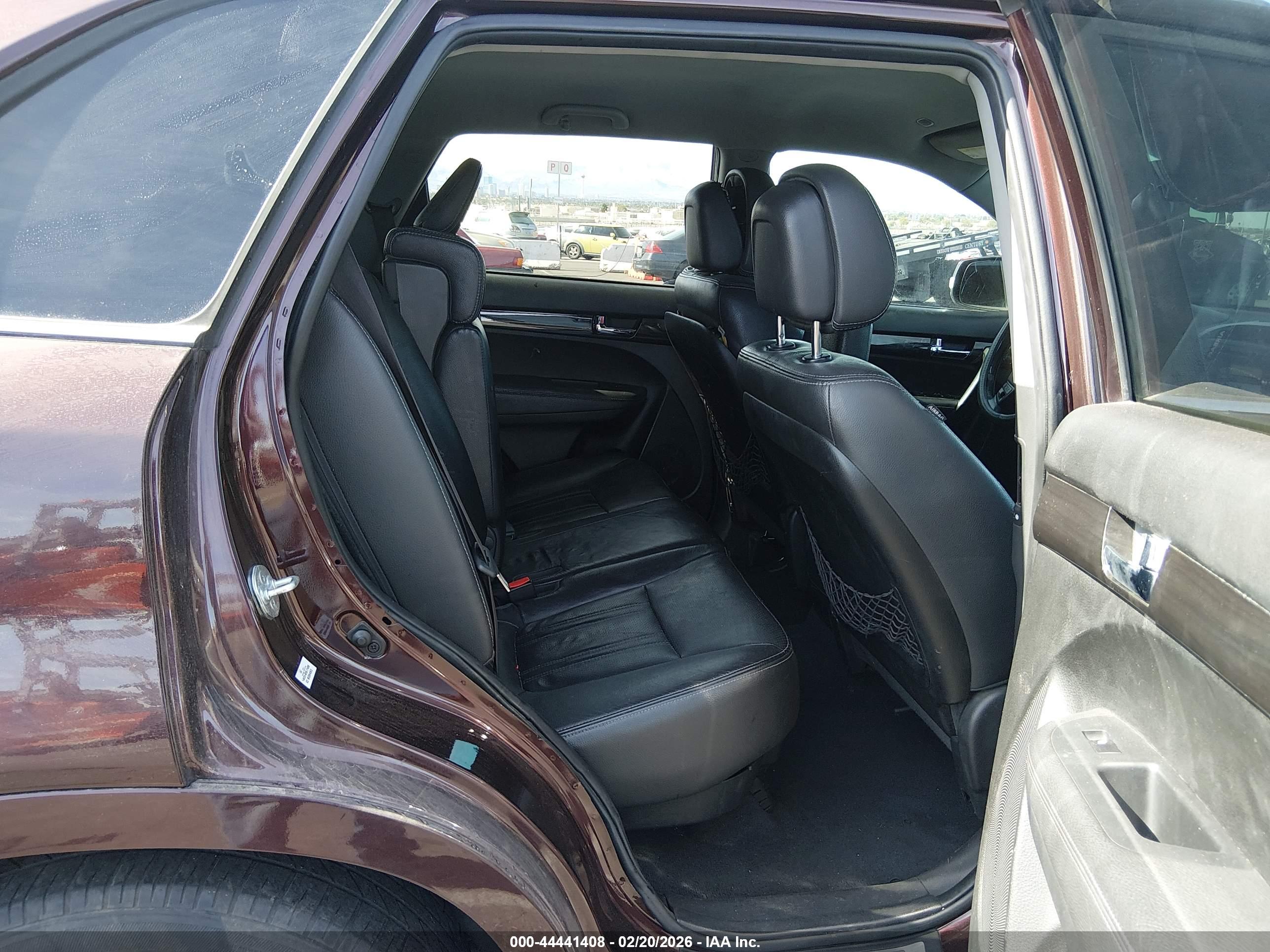 KIA SORENTO image 8