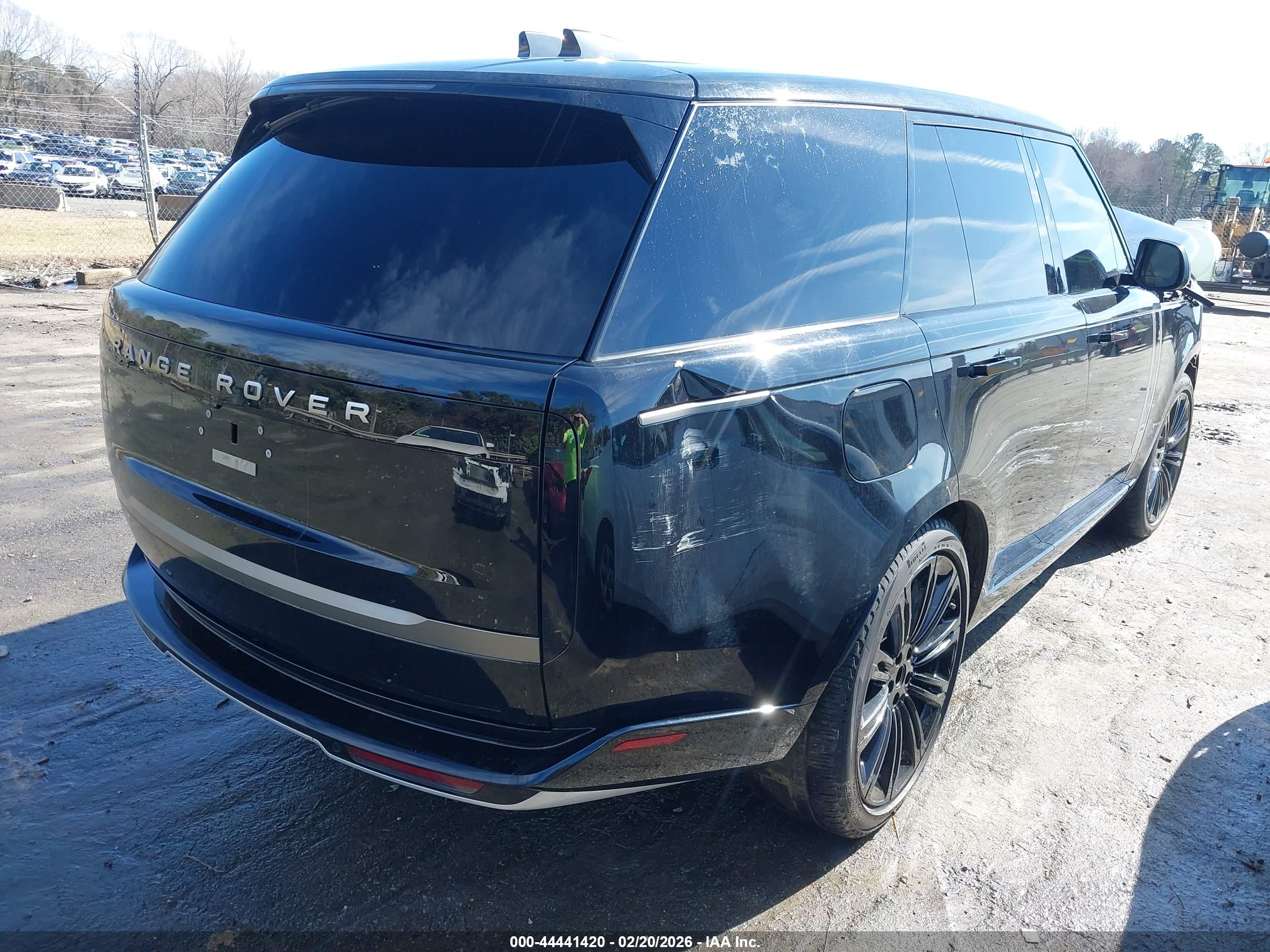 LAND ROVER image 4