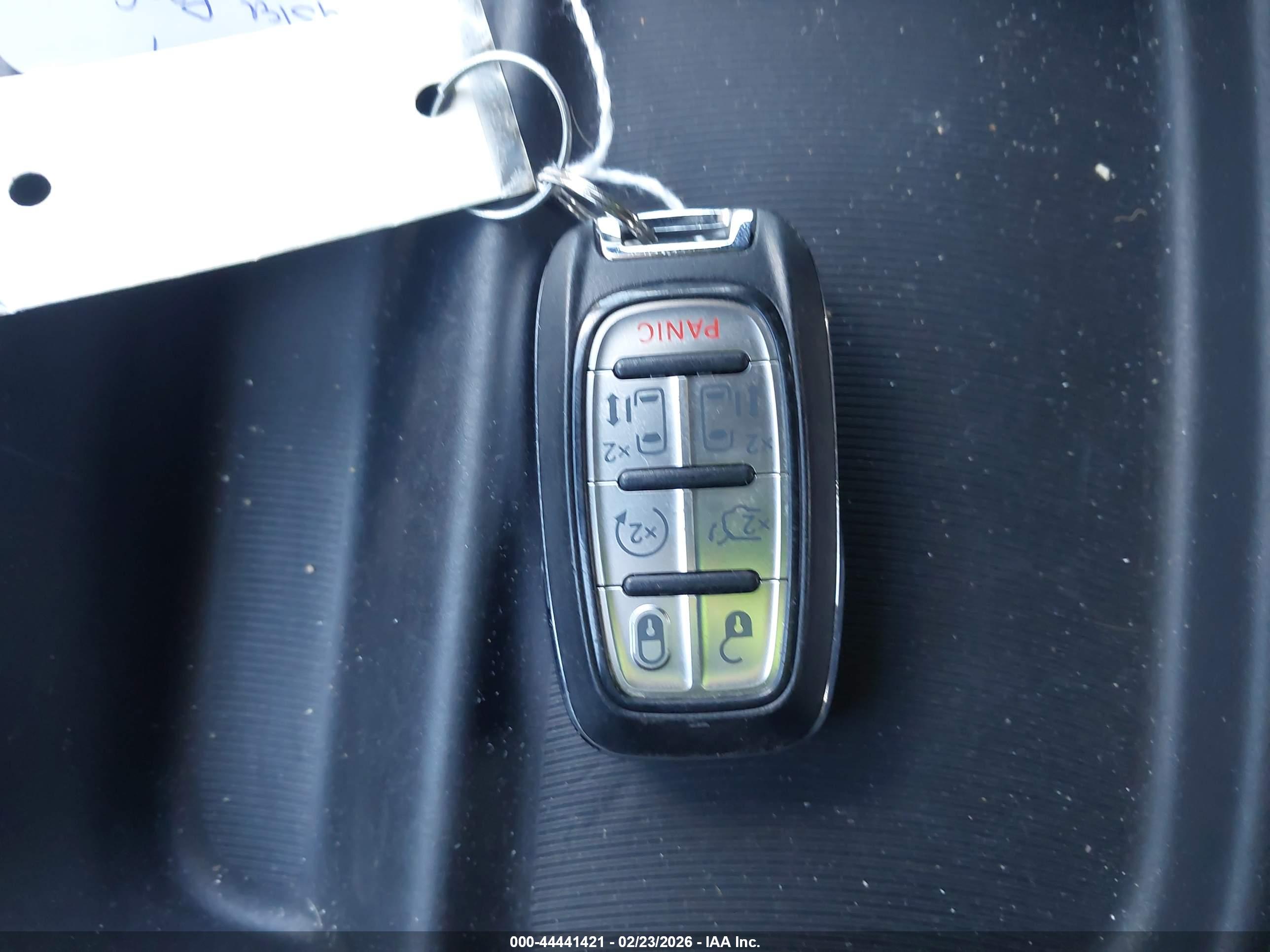CHRYSLER PACIFICA image 11