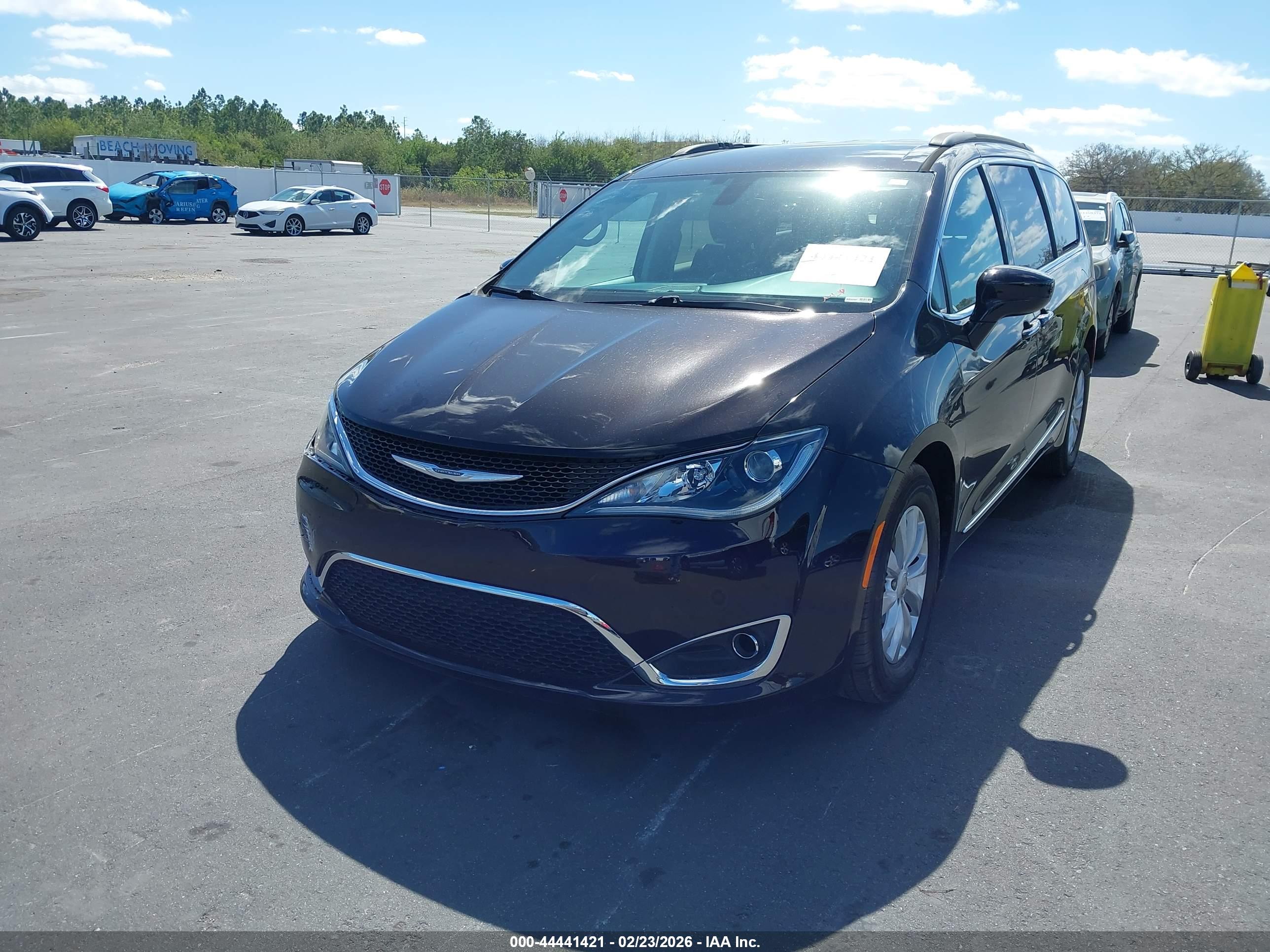 CHRYSLER PACIFICA image 2