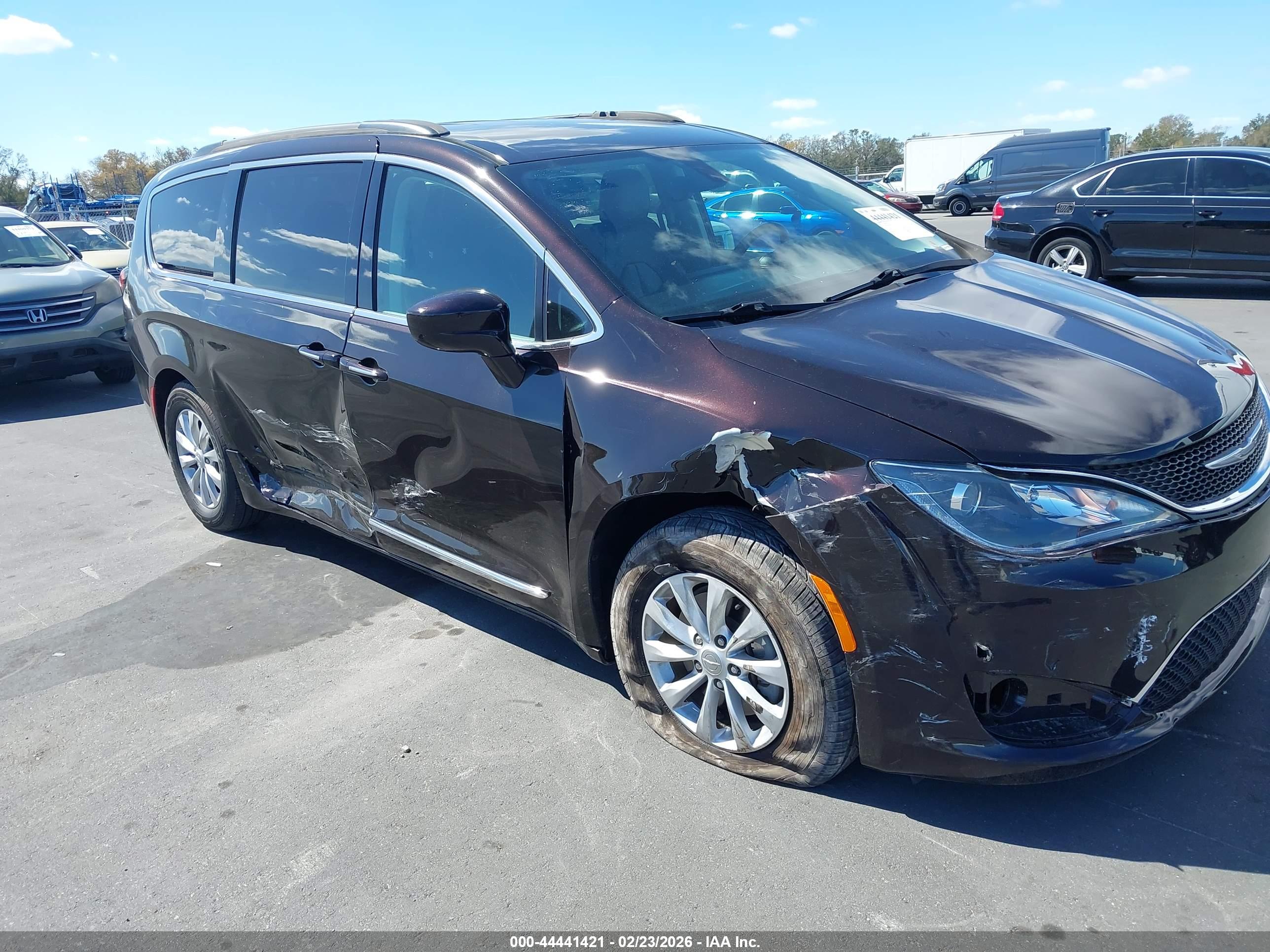 CHRYSLER PACIFICA image 6