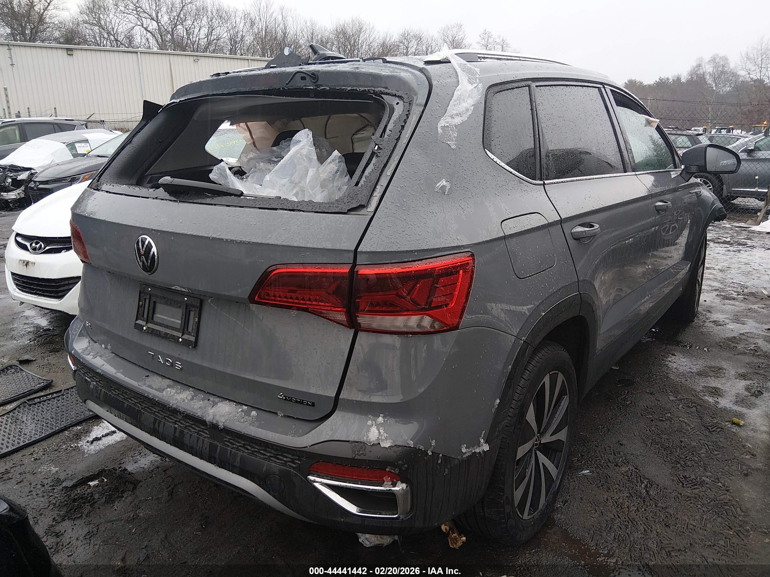 VOLKSWAGEN TAOS image 4
