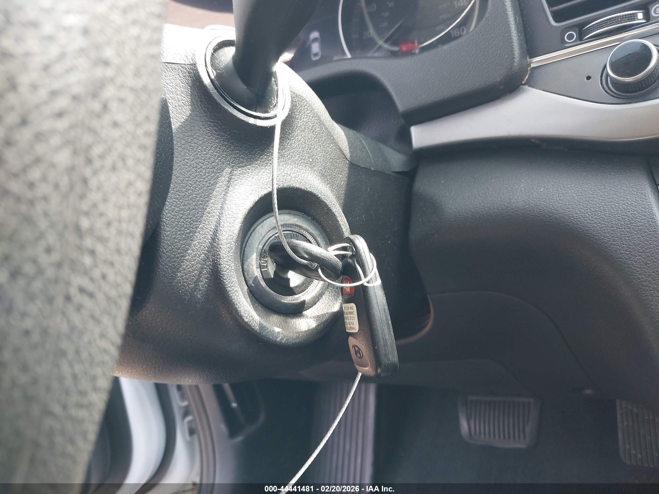 HYUNDAI ELANTRA image 11