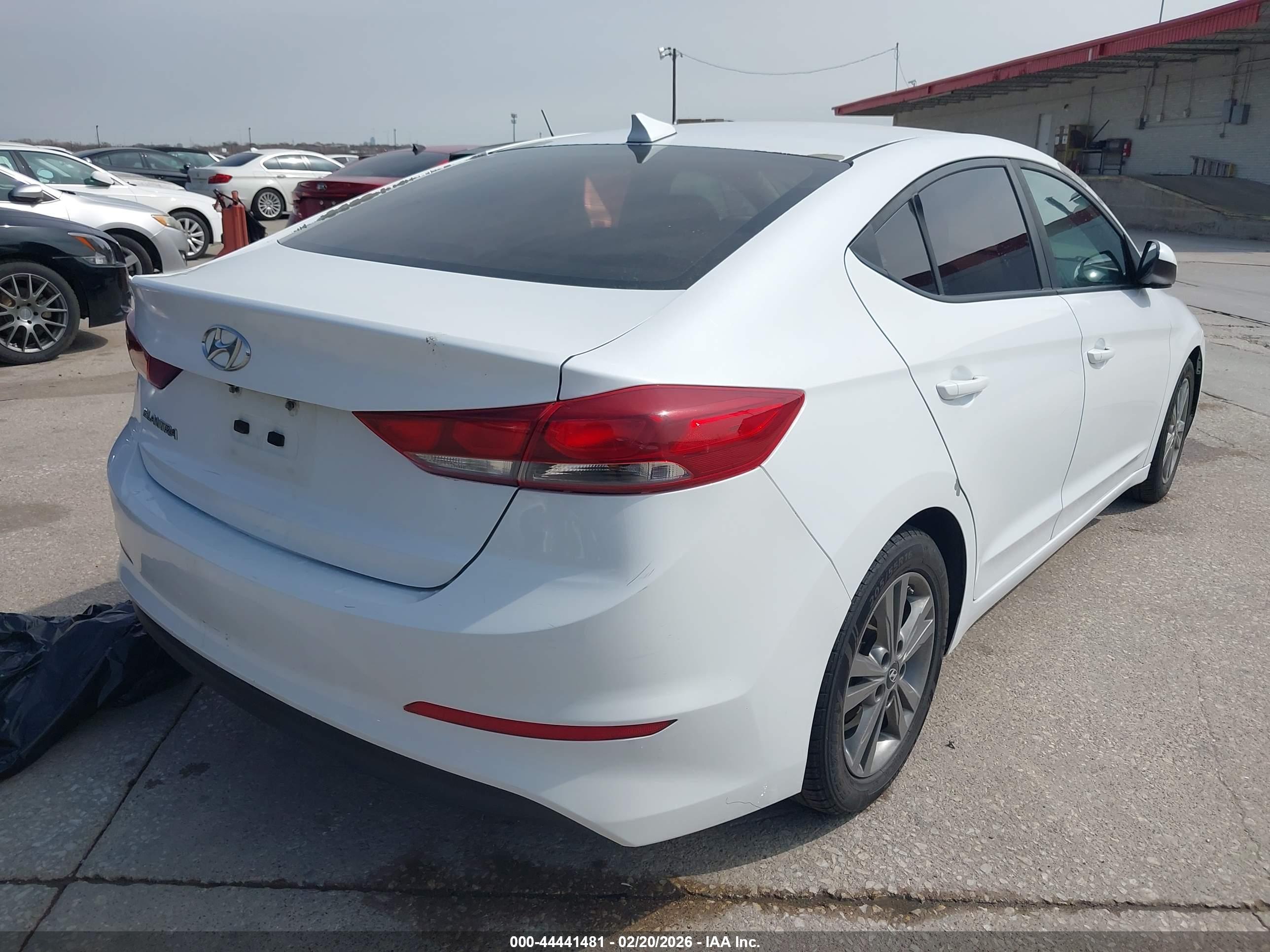 HYUNDAI ELANTRA image 4