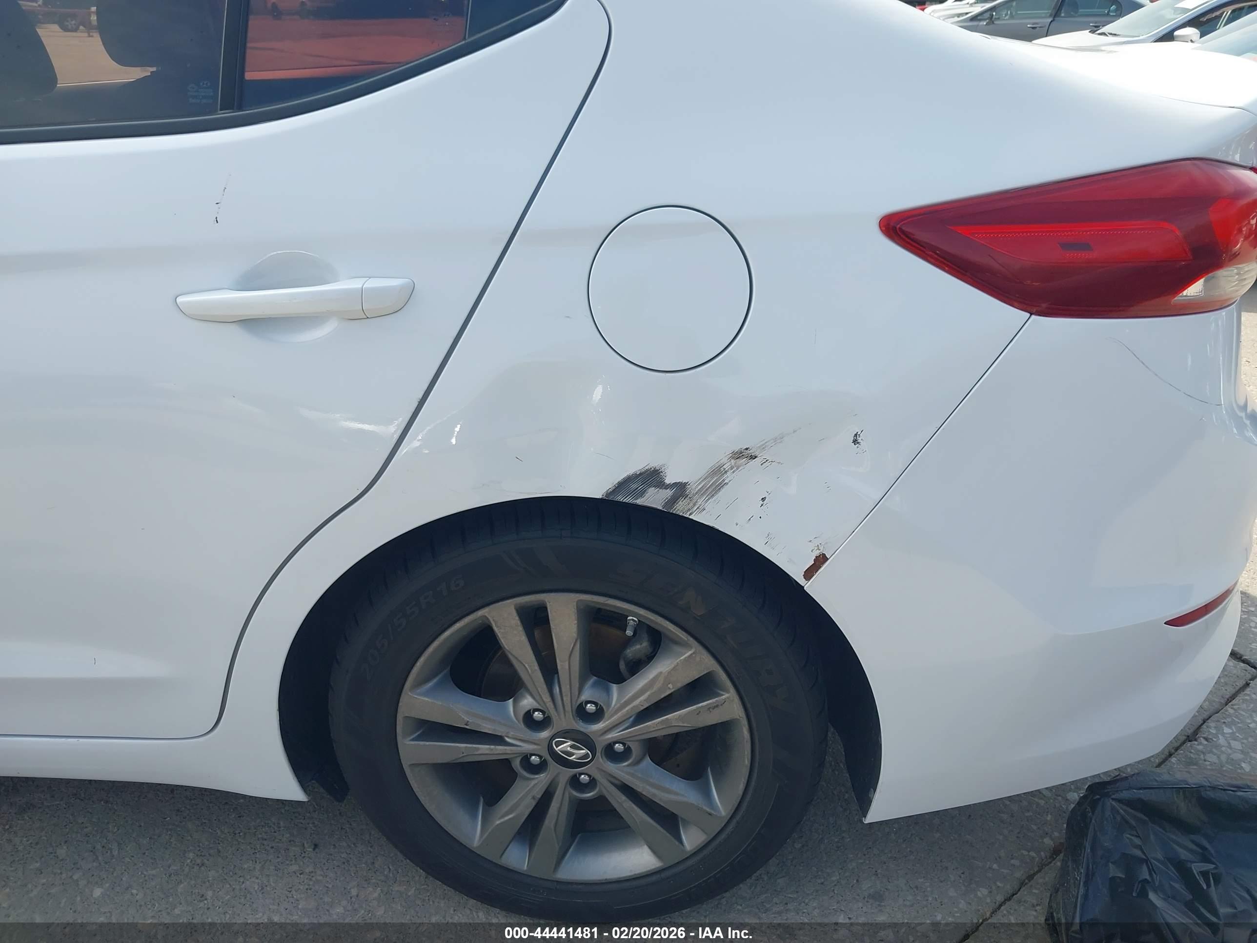 HYUNDAI ELANTRA image 6