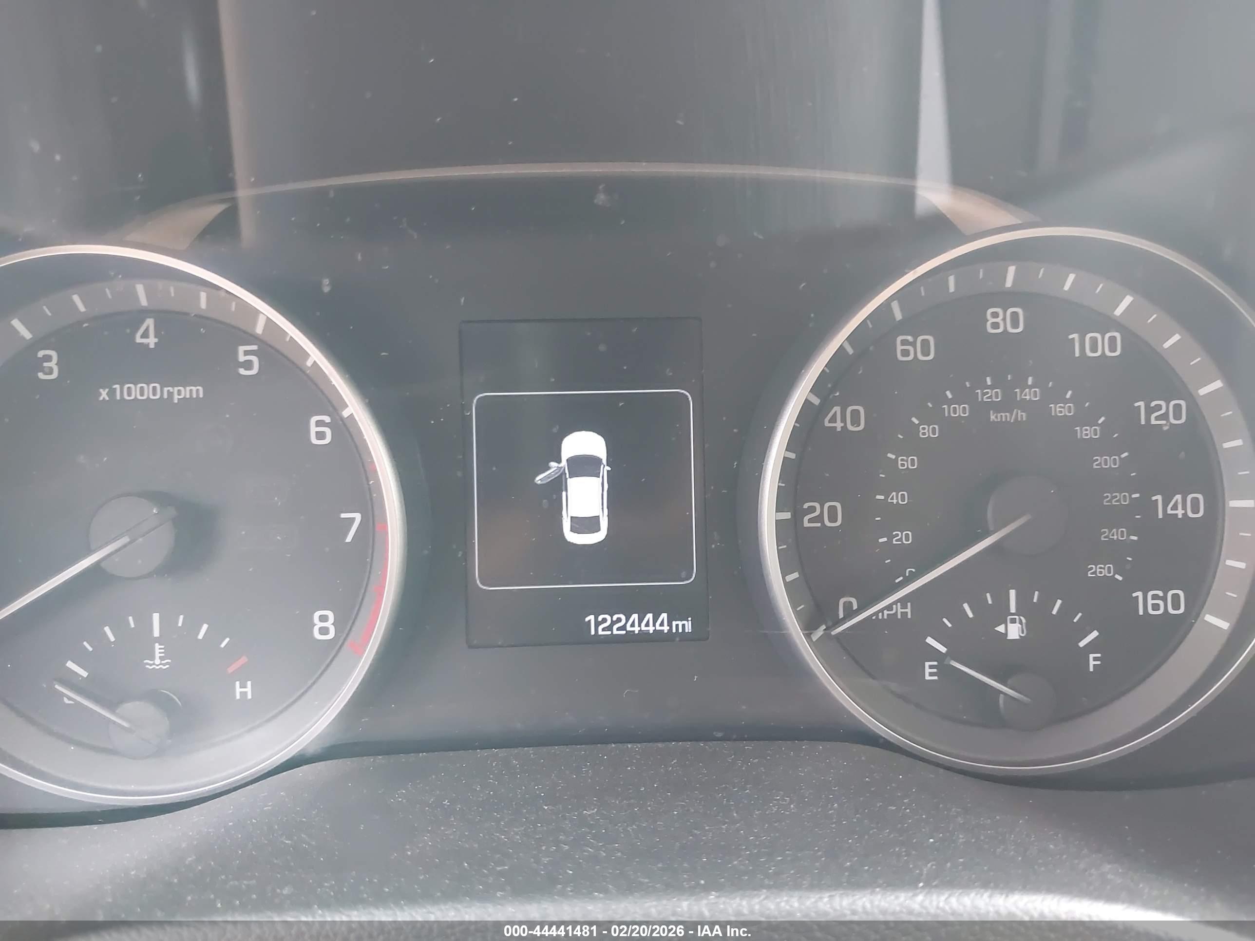 HYUNDAI ELANTRA image 7