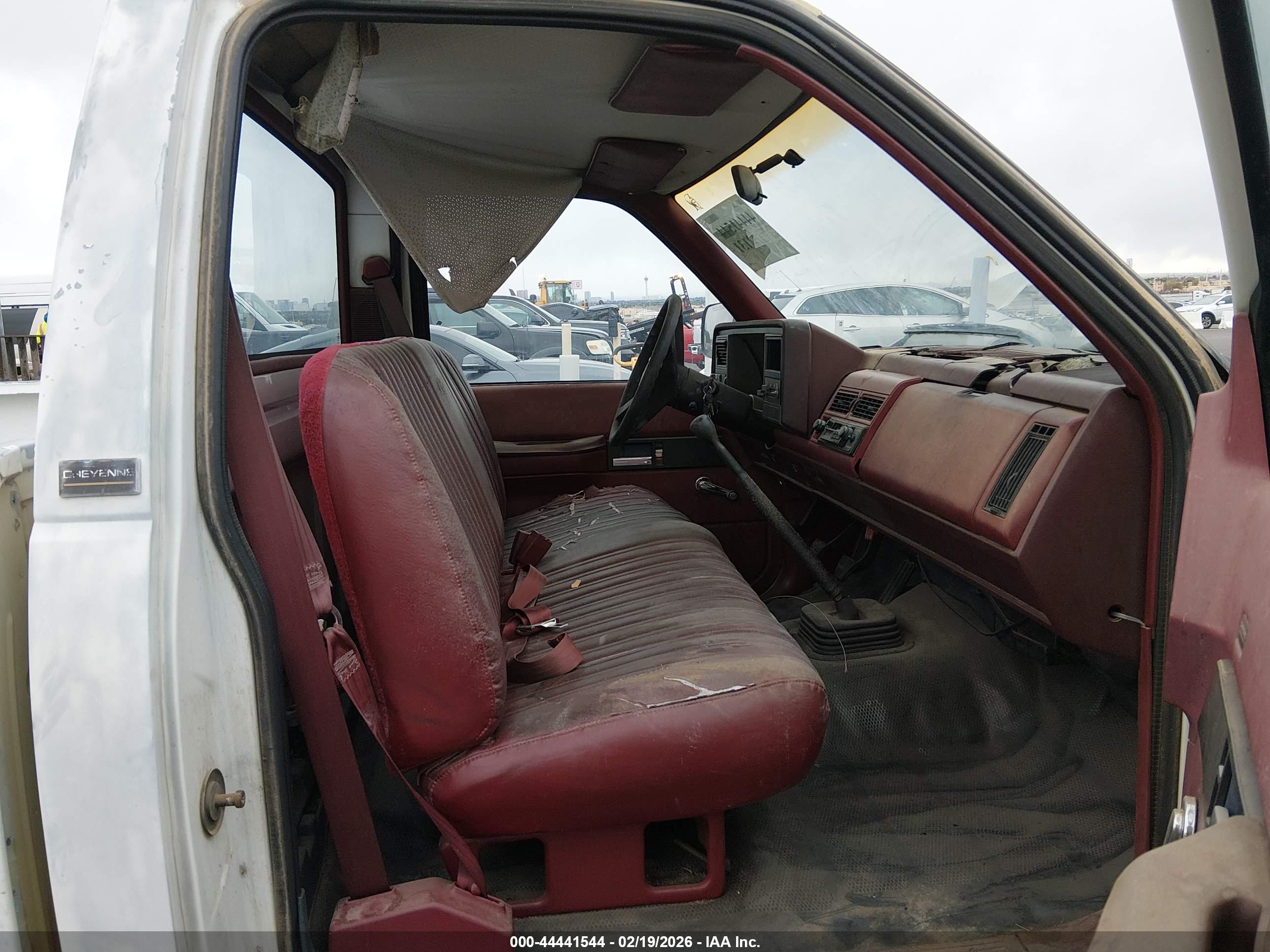 CHEVROLET GMT-400 image 5