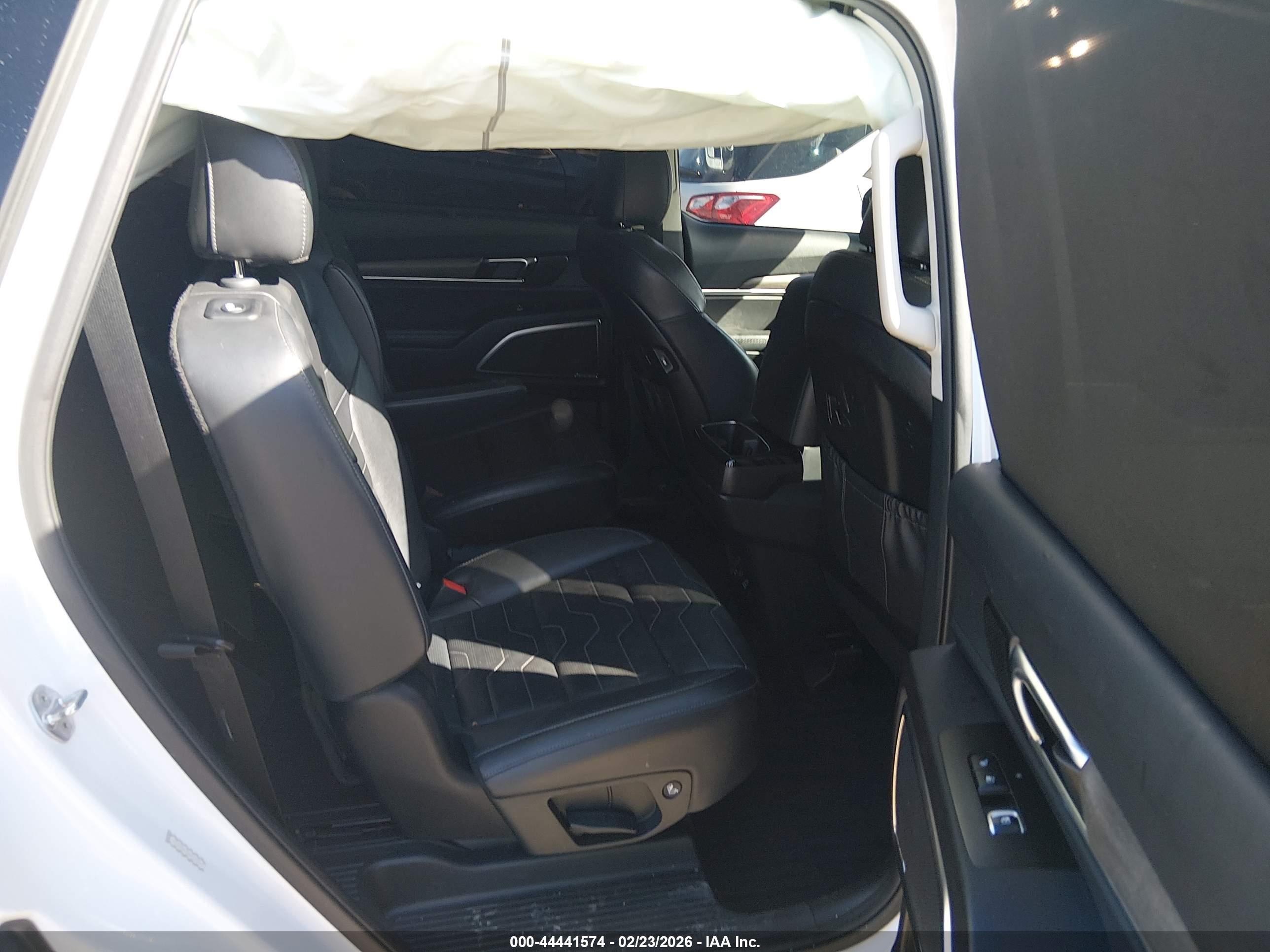 KIA TELLURIDE image 8