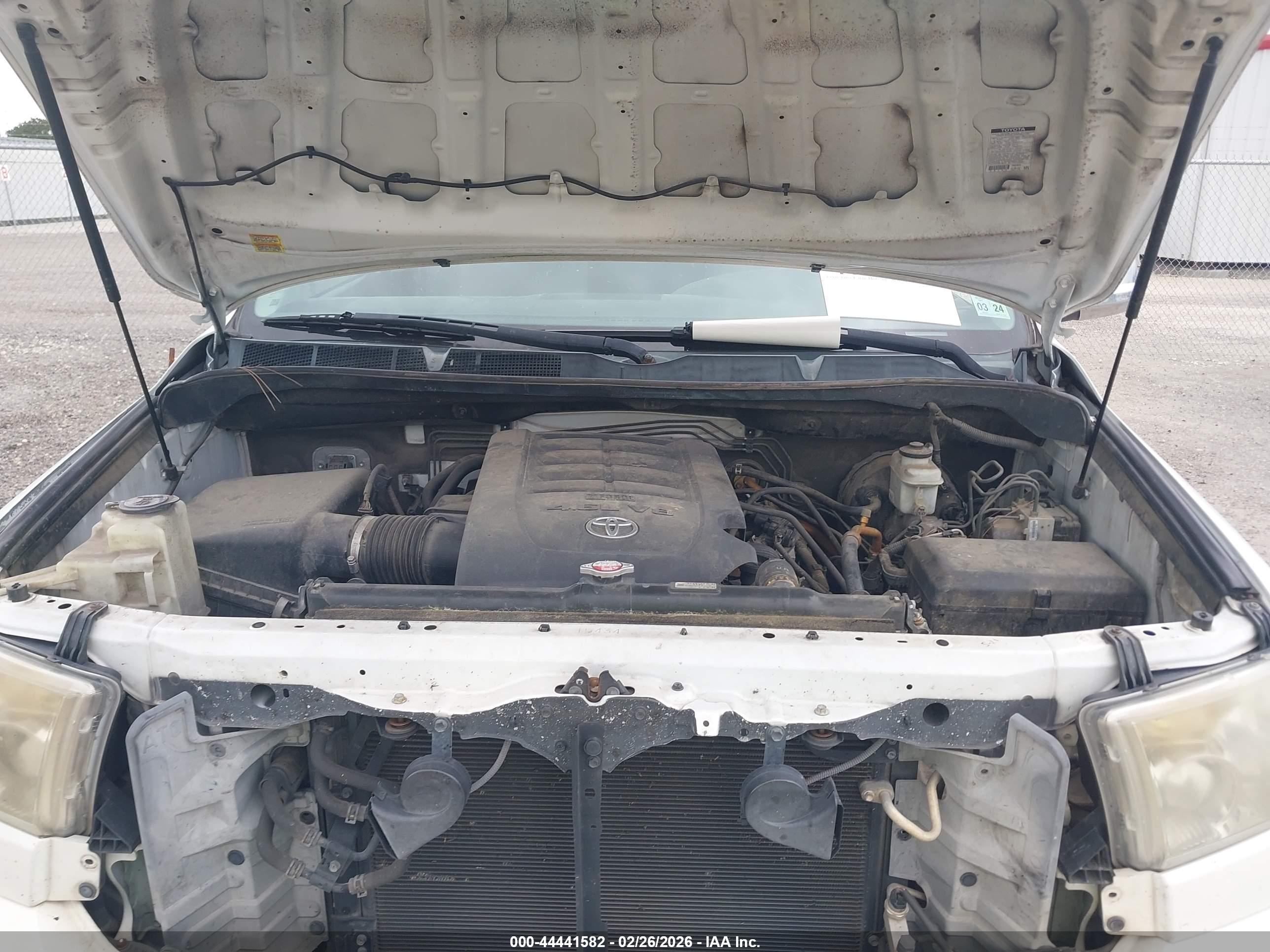 TOYOTA TUNDRA image 10