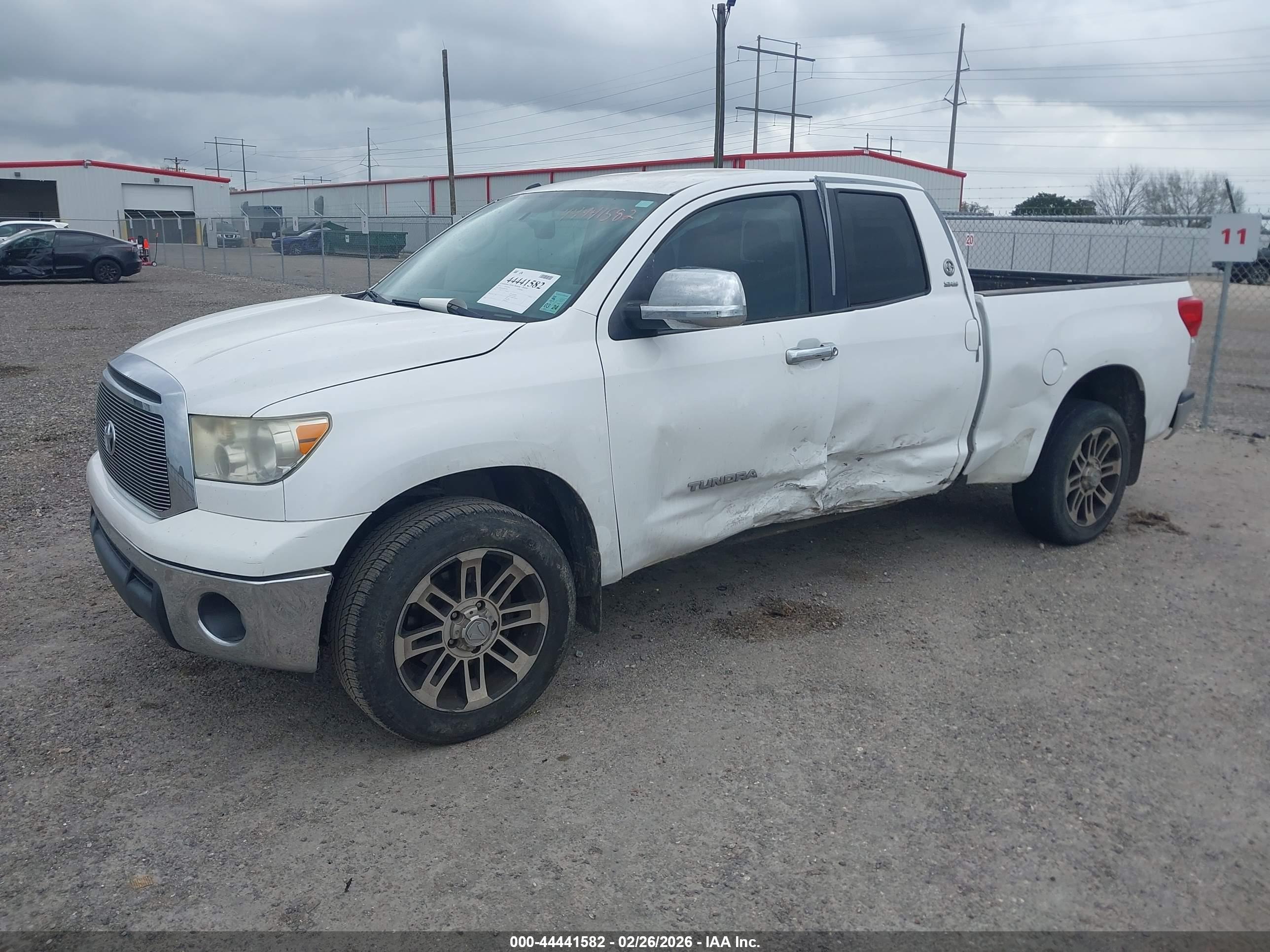 TOYOTA TUNDRA image 2
